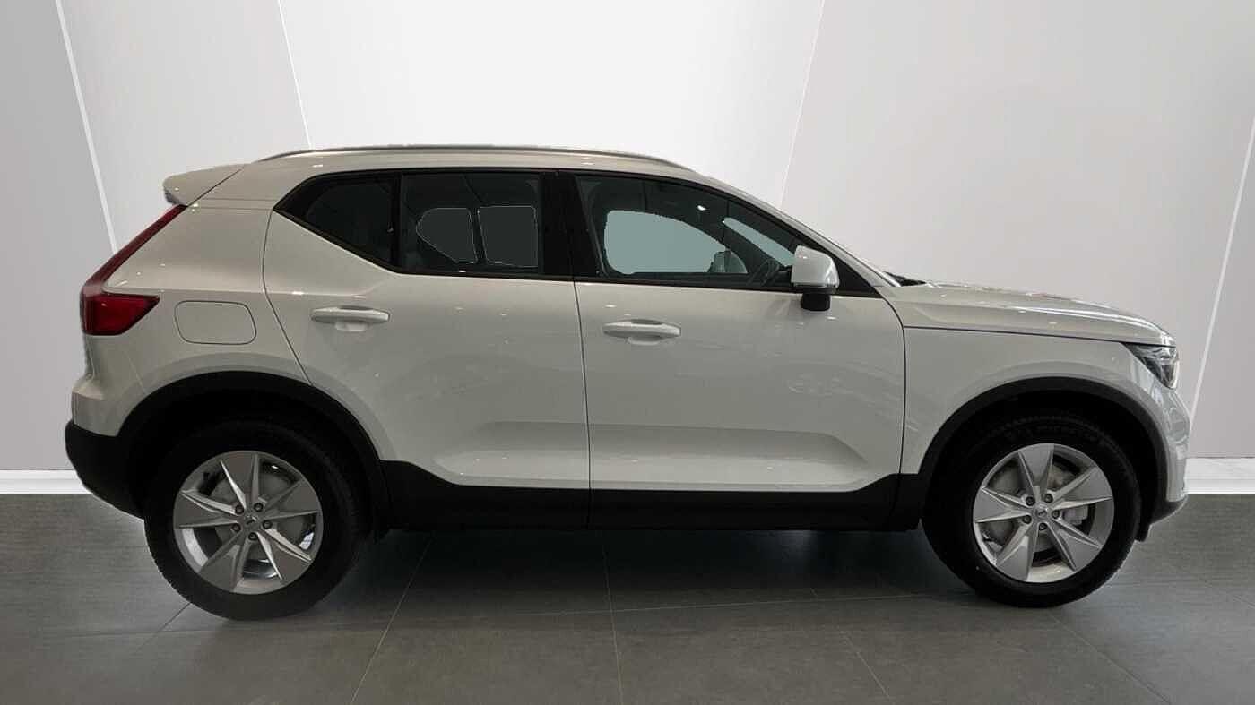 Volvo XC40 Core B3 (163 hp) Auto NU75AZO Image 3
