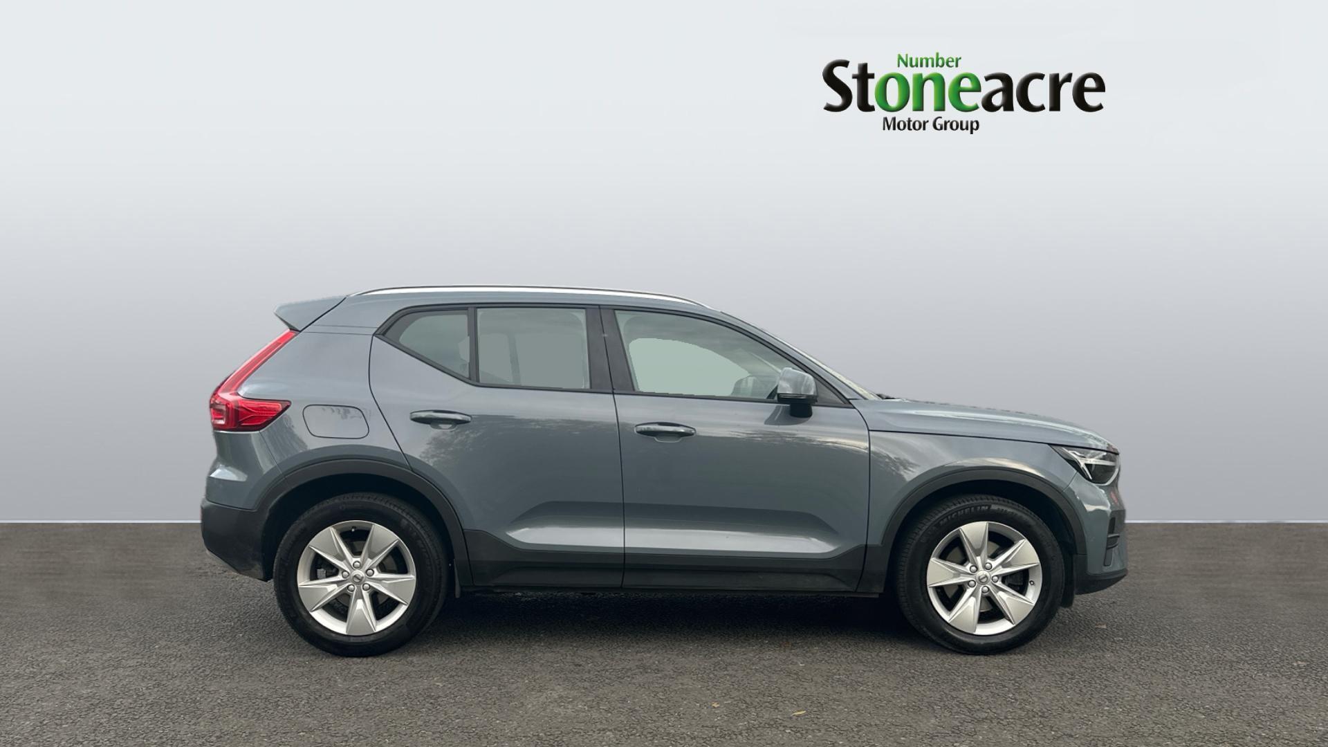 Volvo XC40 Core B3 (163 hp) Auto NV23ETK Image 3