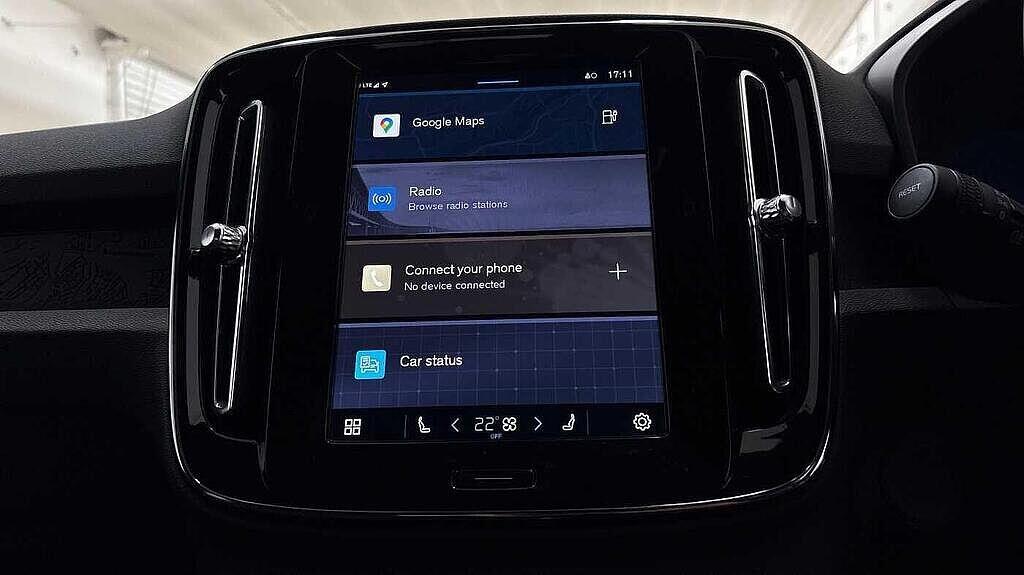 Volvo EX40 Single Motor 69kWh Core Auto 5dr NU75KDF Image 2