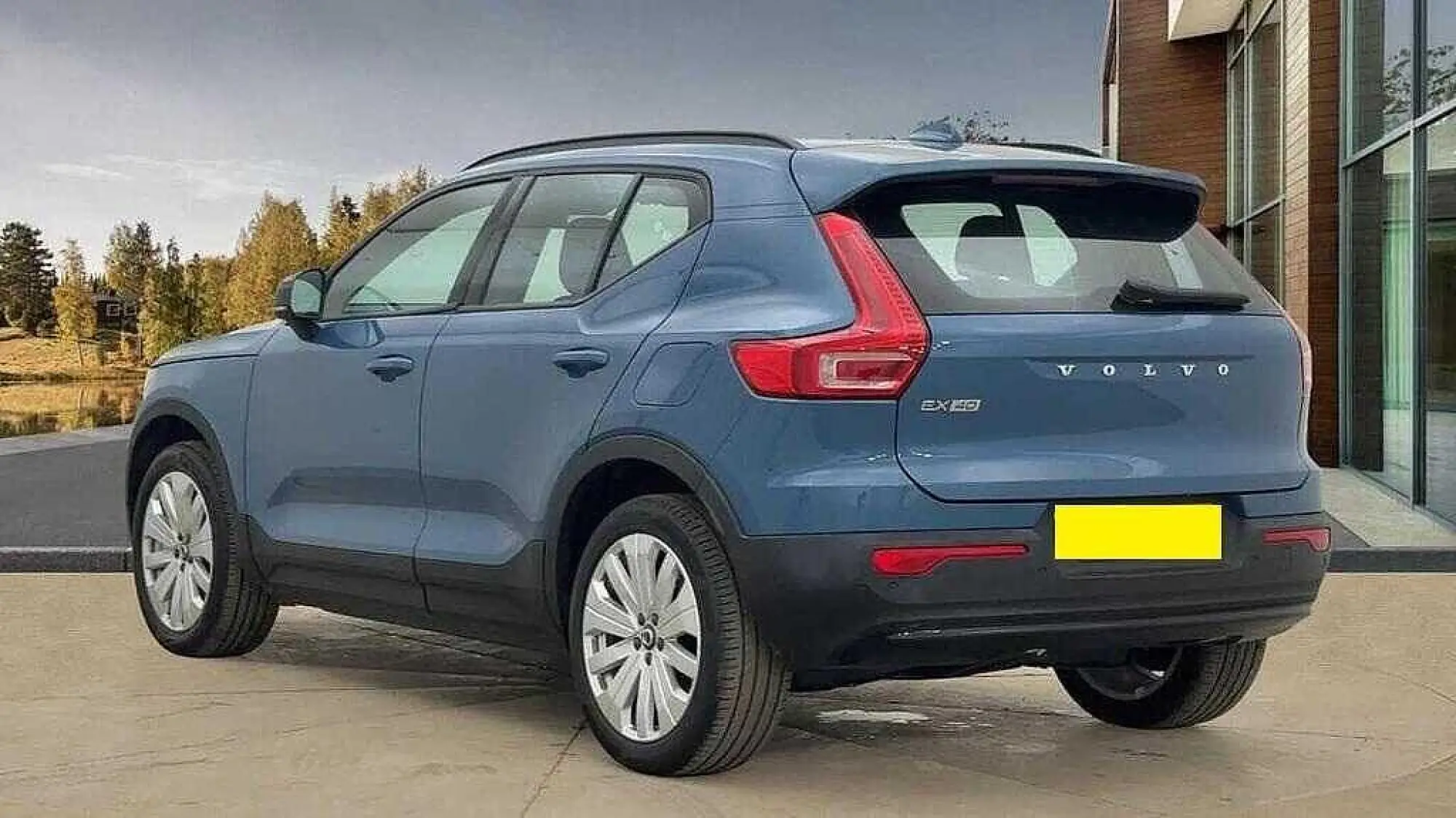 Volvo EX40 Single Motor 69kWh Core Auto 5dr NU75KDF Image 3