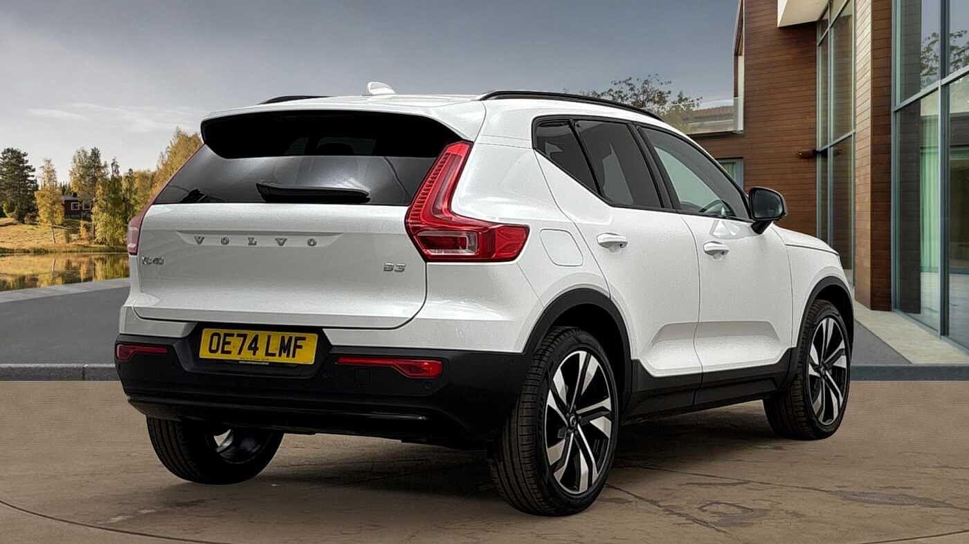 Volvo XC40 2.0 B3 MHEV Ultra Dark DCT Auto Euro 6 (s/s) 5dr OE74LMF Image 3