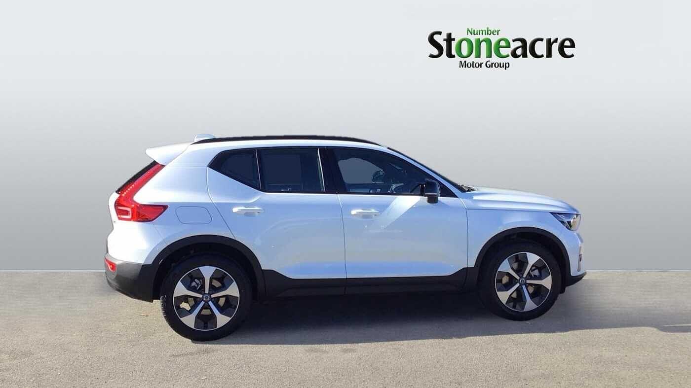 Volvo XC40 2.0 B3P Plus Dark 5dr Auto NU75JOJ Image 2