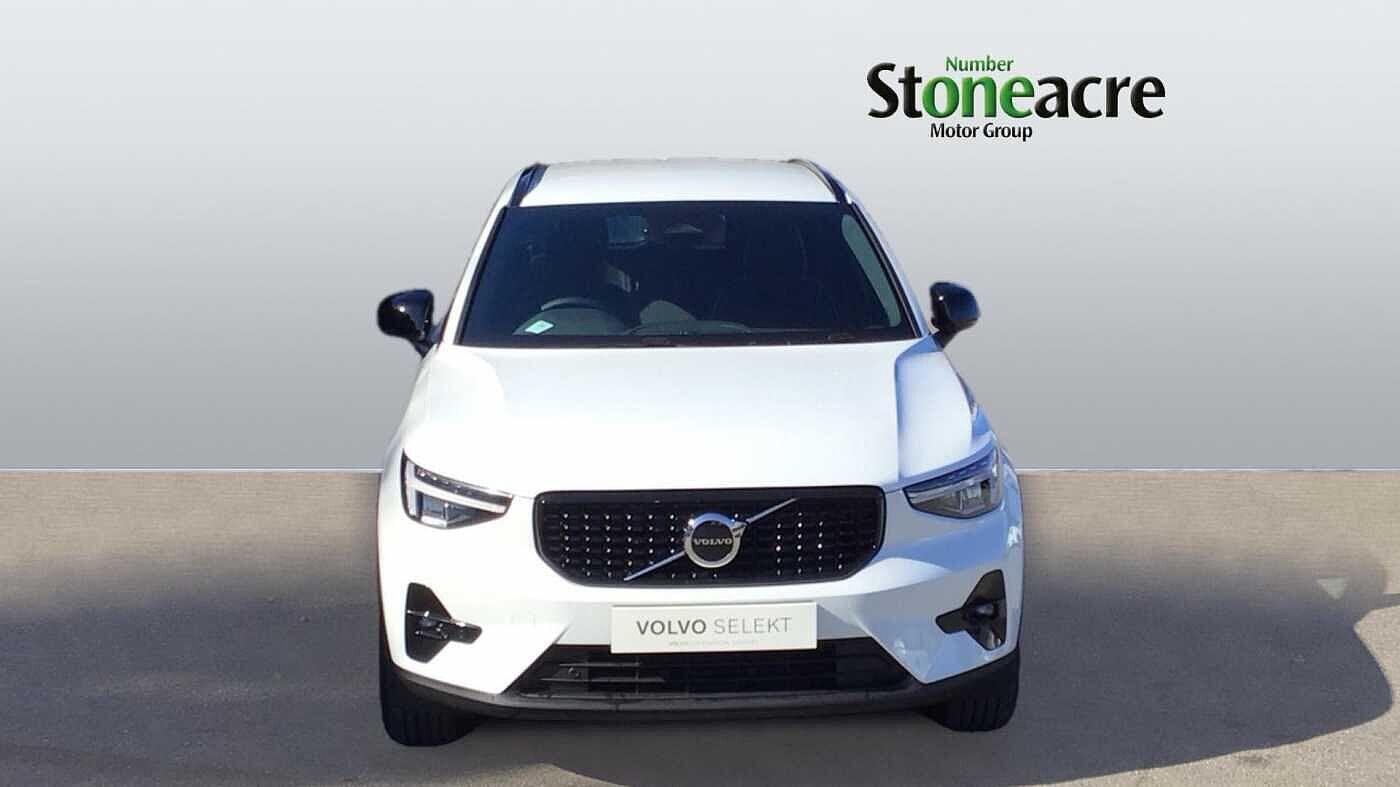 Volvo XC40 2.0 B3P Plus Dark 5dr Auto NU75JOJ Image 3
