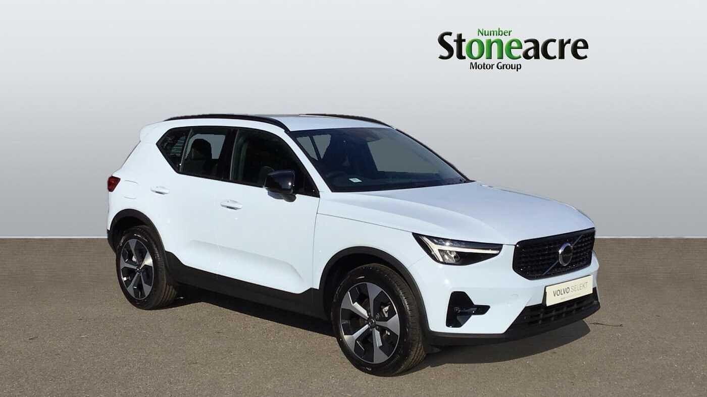 Volvo XC40 2.0 B3P Plus Dark 5dr Auto NU75BOF Image 1