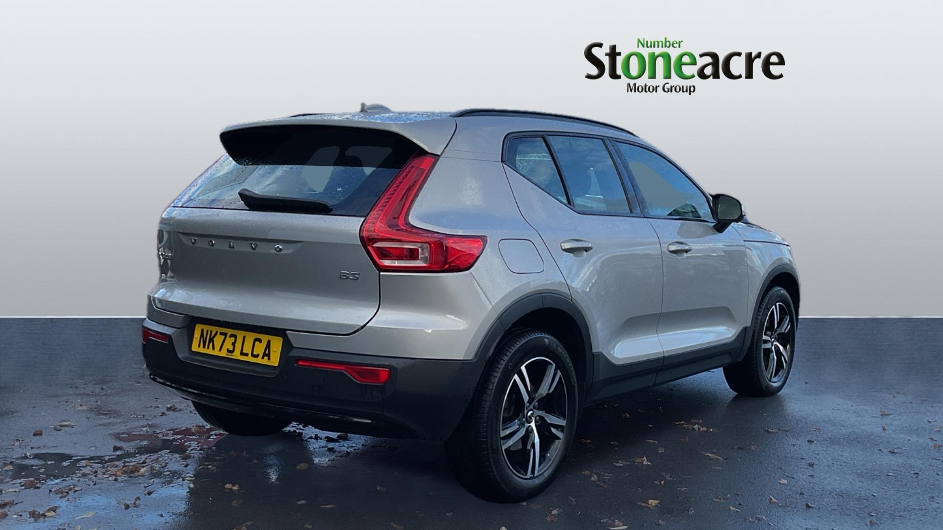 Volvo XC40 2.0 B3P Plus Dark 5dr Auto NK73LCA Image 2