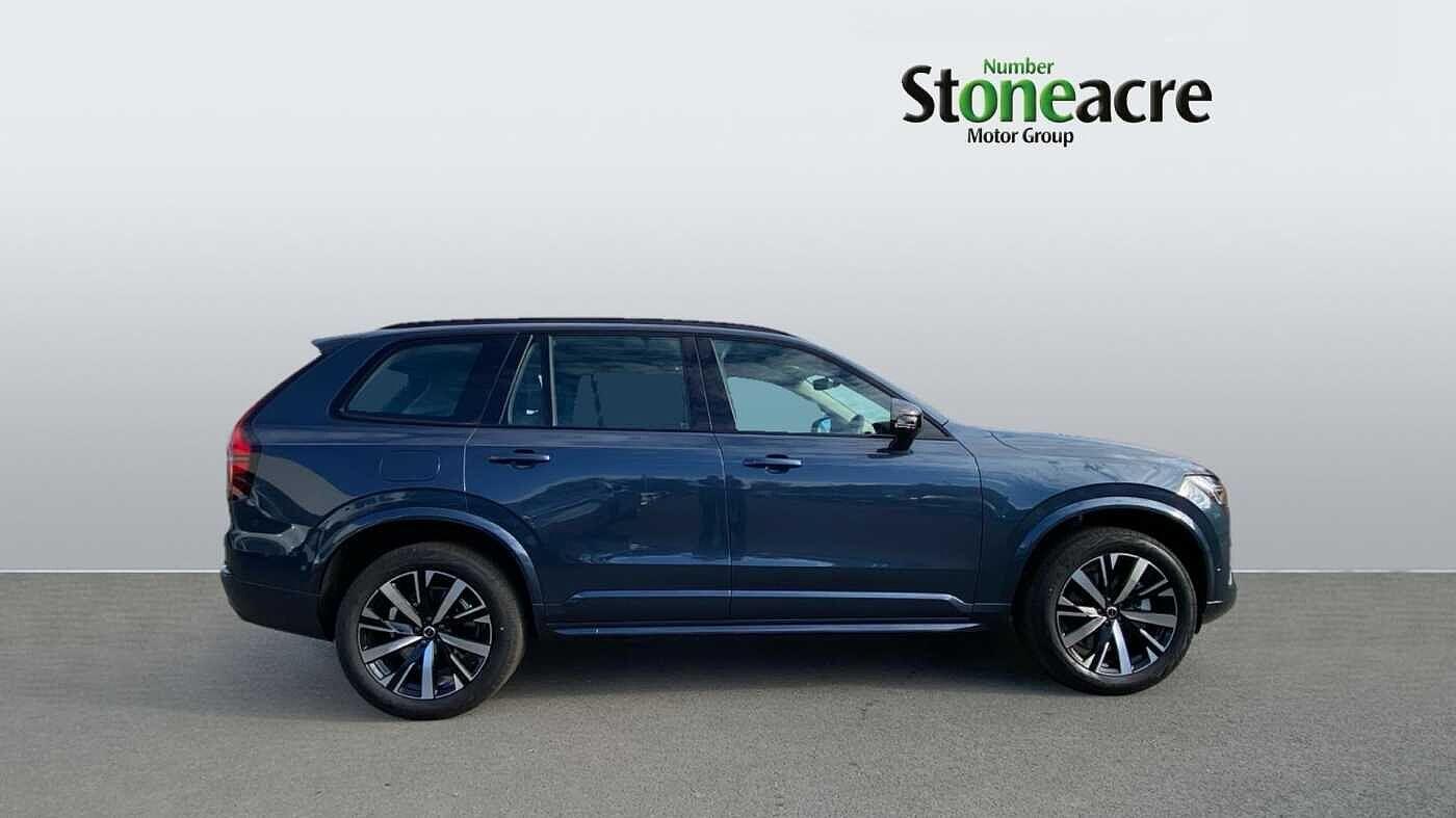 Volvo XC90 Image 2