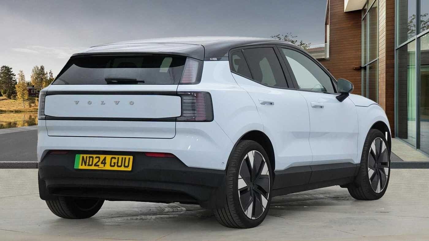 Volvo EX30 Single Motor Extended Range 69kWh Ultra Auto 5dr ND24GUU Image 3