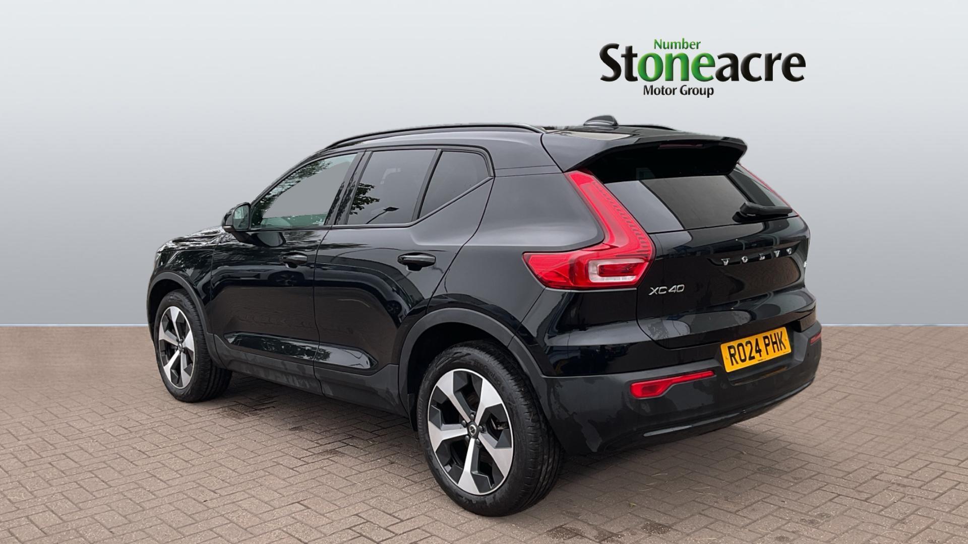 Volvo XC40 2.0 B3P Plus Dark 5dr Auto RO24PHK Image 2
