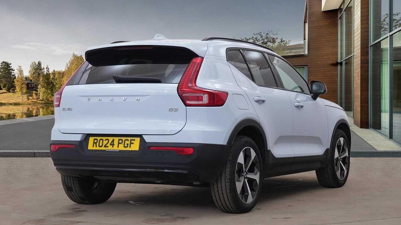 Volvo XC40 2.0 B3P Plus Dark 5dr Auto RO24PGF Image 3