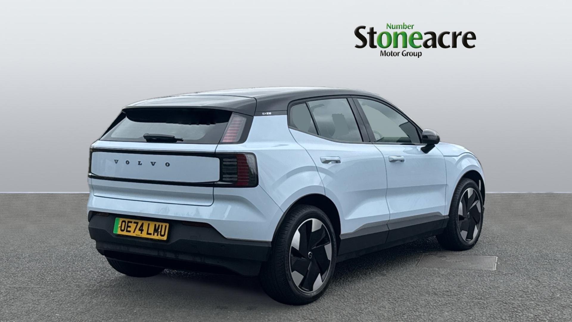 Volvo EX30 Twin Performance 69kWh Plus Auto AWD 5dr OE74LMU Image 2