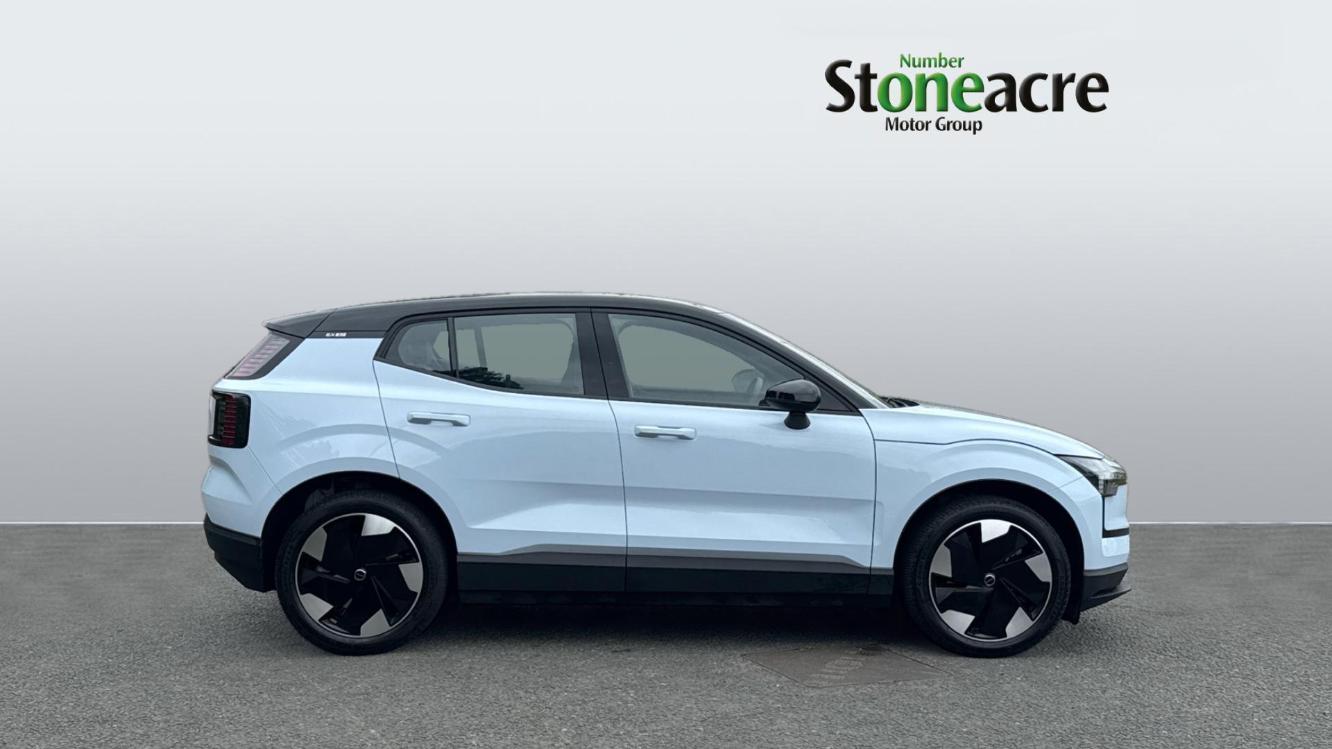 Volvo EX30 Twin Performance 69kWh Plus Auto AWD 5dr OE74LMU Image 3