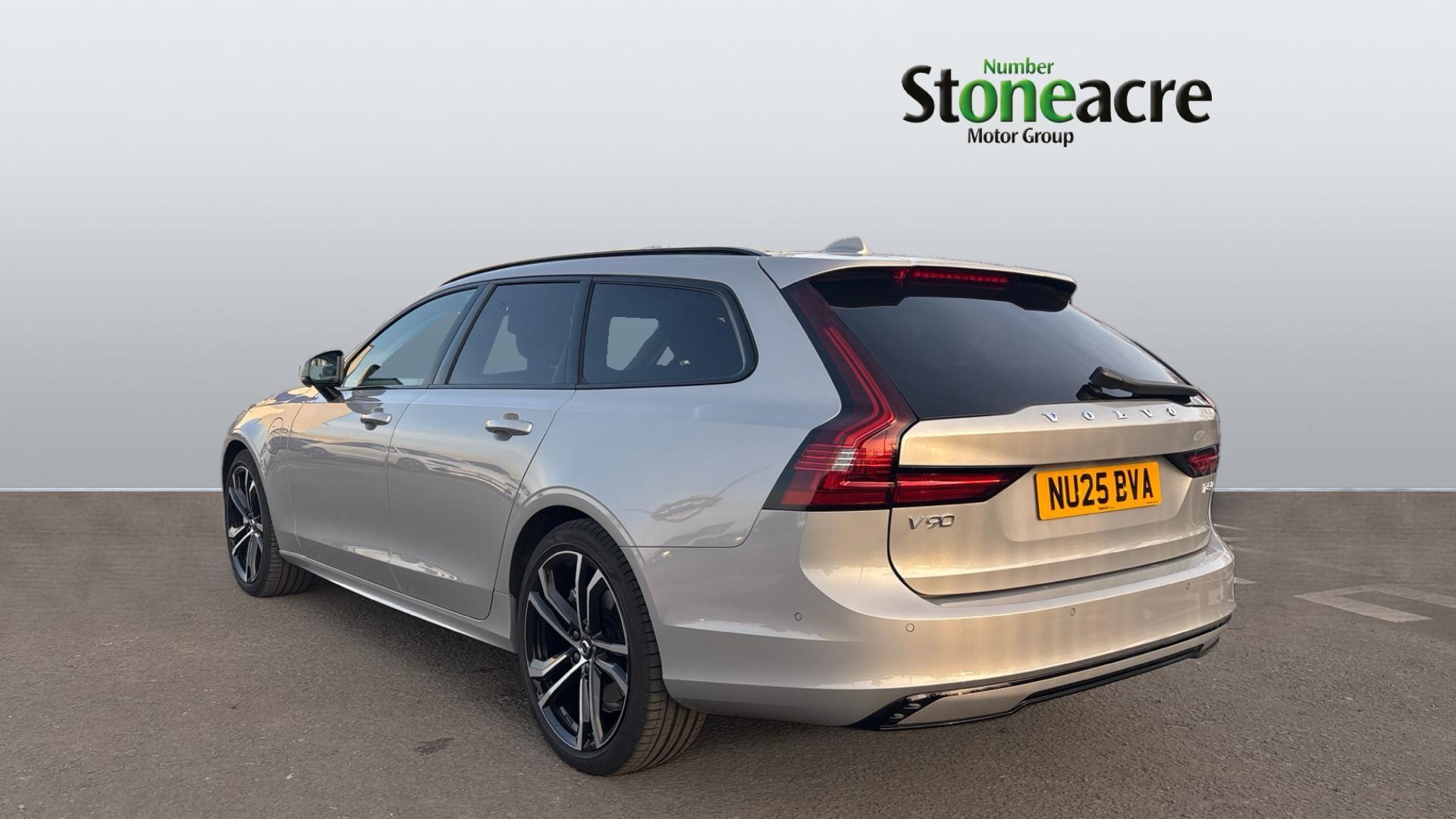 Volvo V90 Plug-In Hybrid 2.0h T8 18.8kWh Ultra Auto AWD Euro 6 (s/s) 5dr NU25BVA Image 2