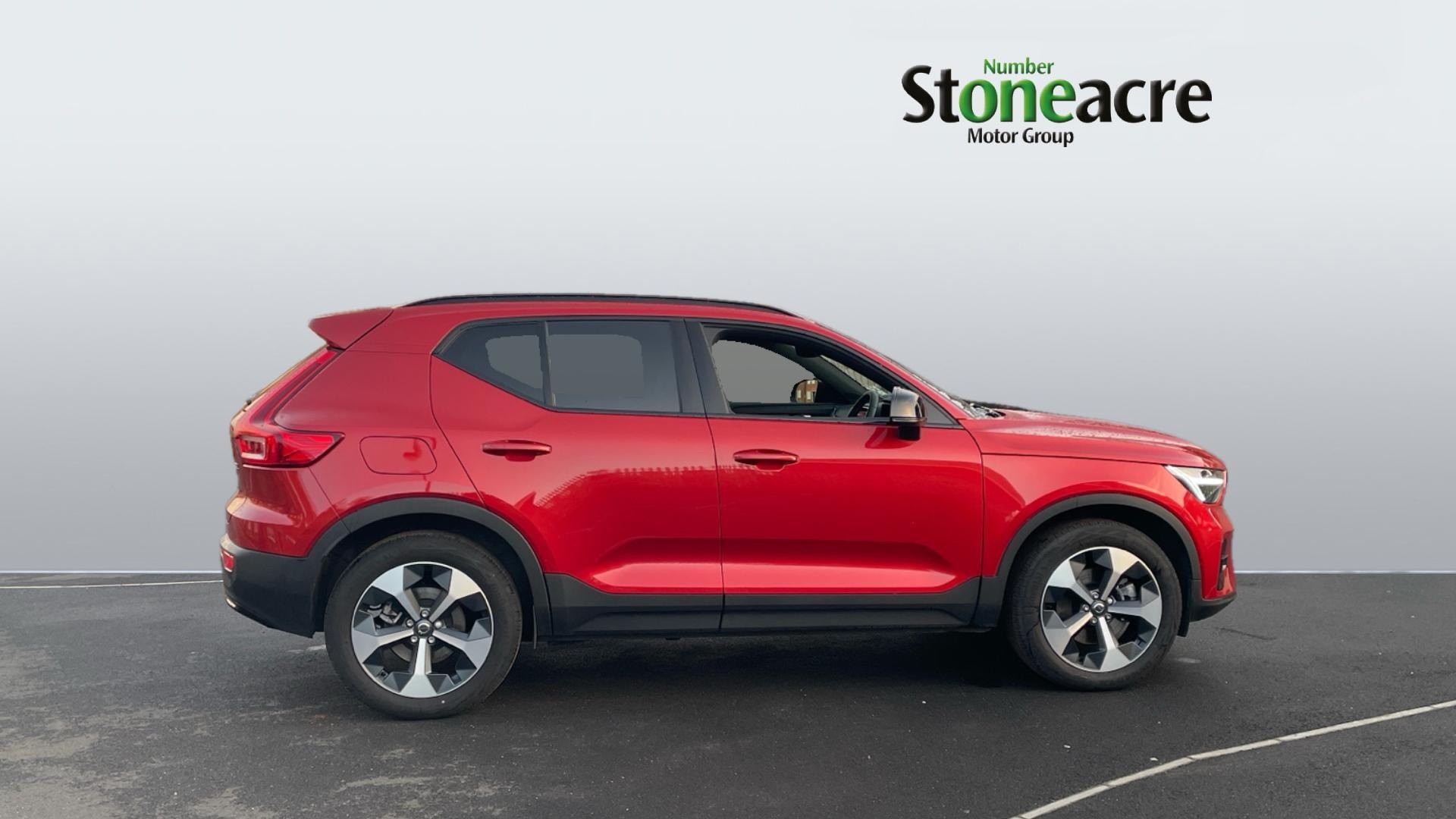 Volvo XC40 2.0 B4P Plus Dark 5dr Auto RV25YSR Image 3