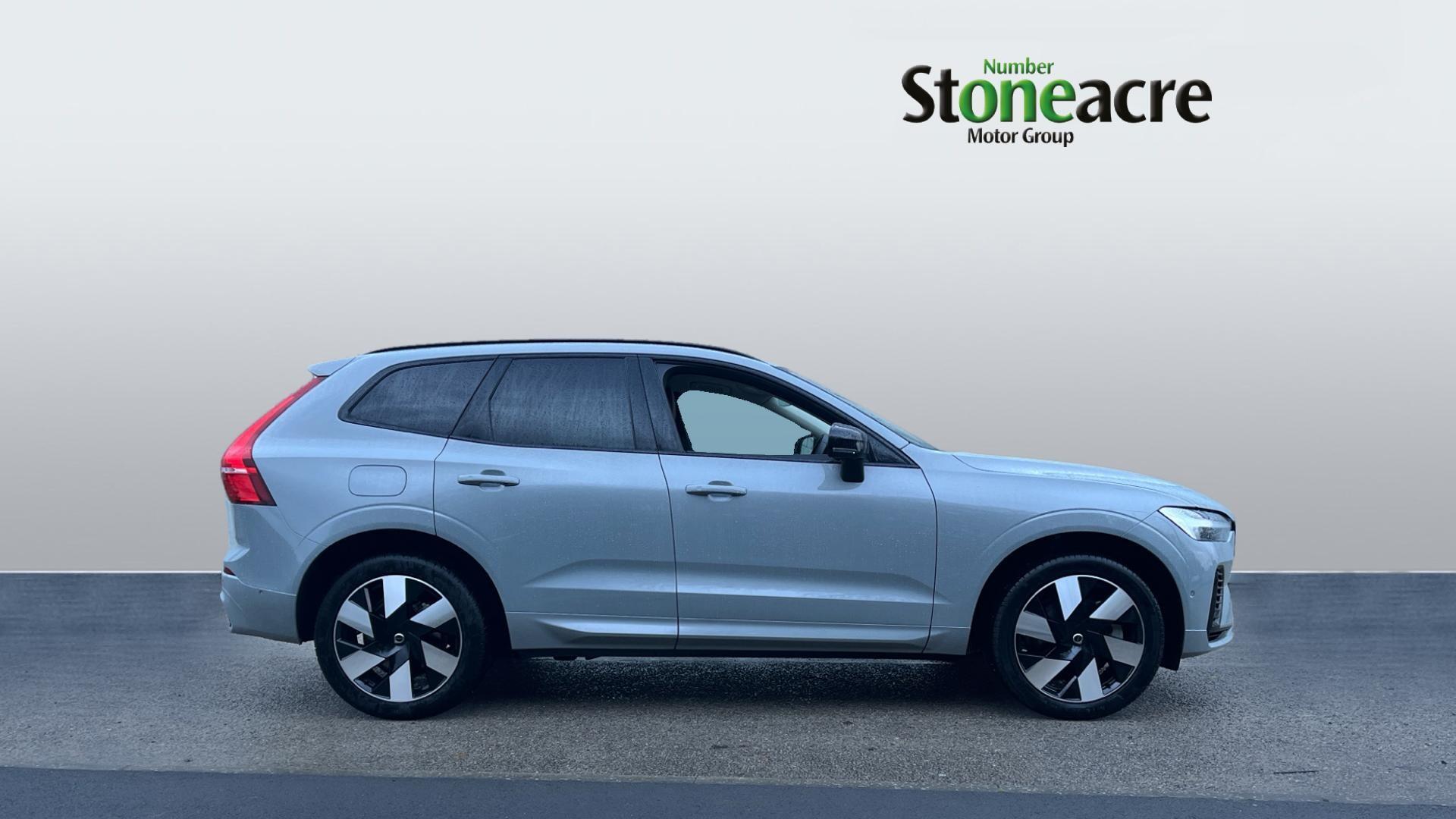 Volvo XC60 2.0h T6 18.8kWh Plus Auto AWD Euro 6 (s/s) 5dr FL25KVA Image 3