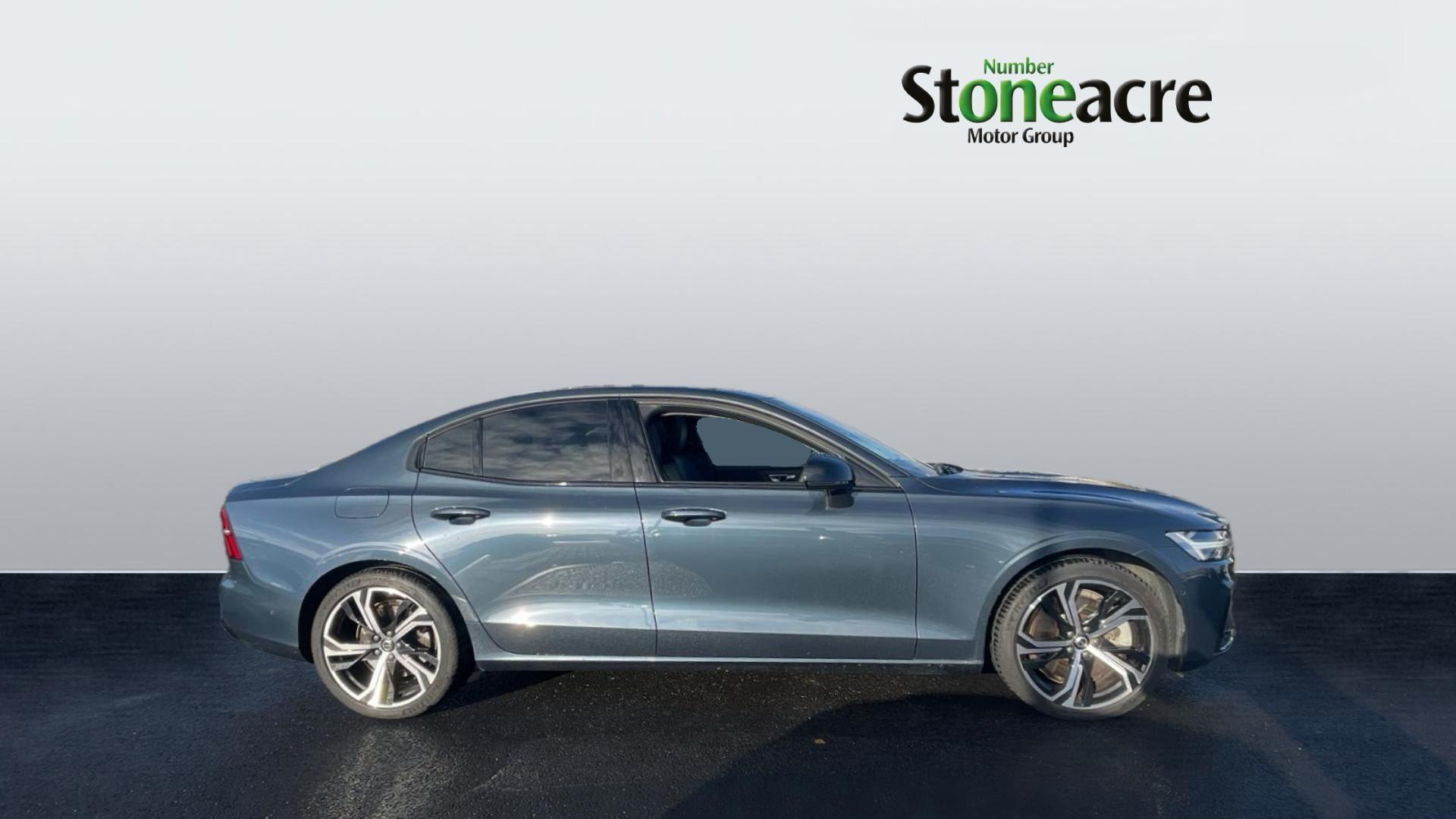 Volvo S60 2.0 B5 MHEV Ultimate Auto AWD Euro 6 (s/s) 4dr NA73UOK Image 3