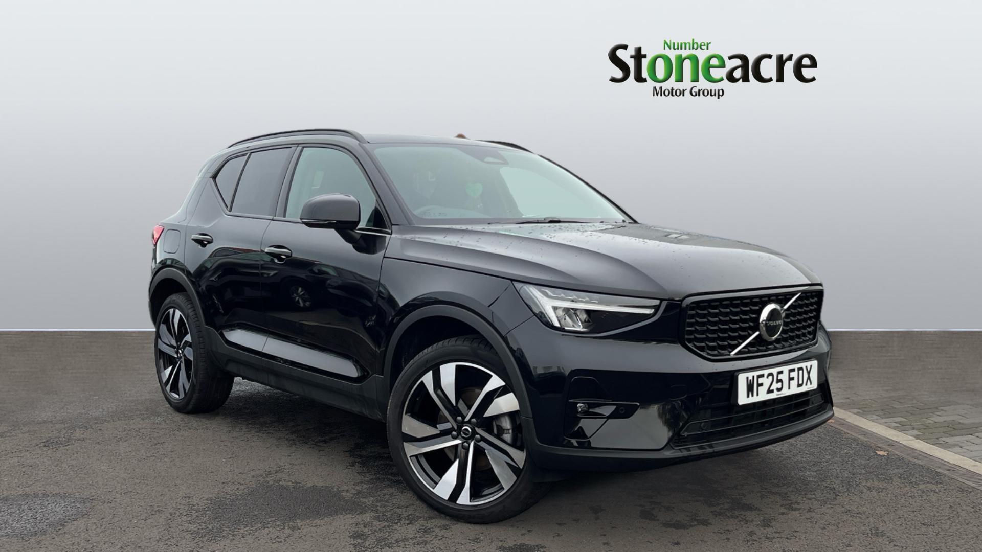 Volvo XC40 2.0 B3P Plus Dark 5dr Auto WF25FDX Image 1