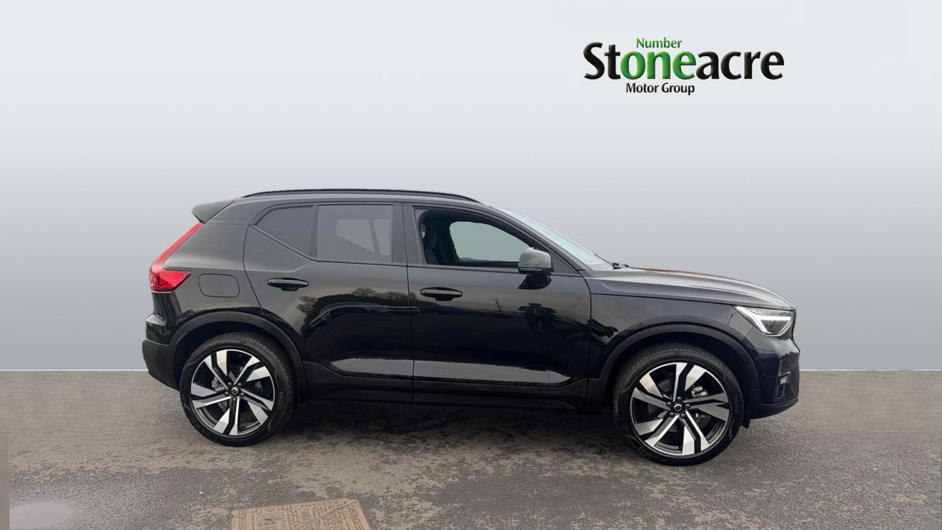 Volvo XC40 2.0 B3P Plus Dark 5dr Auto WF25FDX Image 3