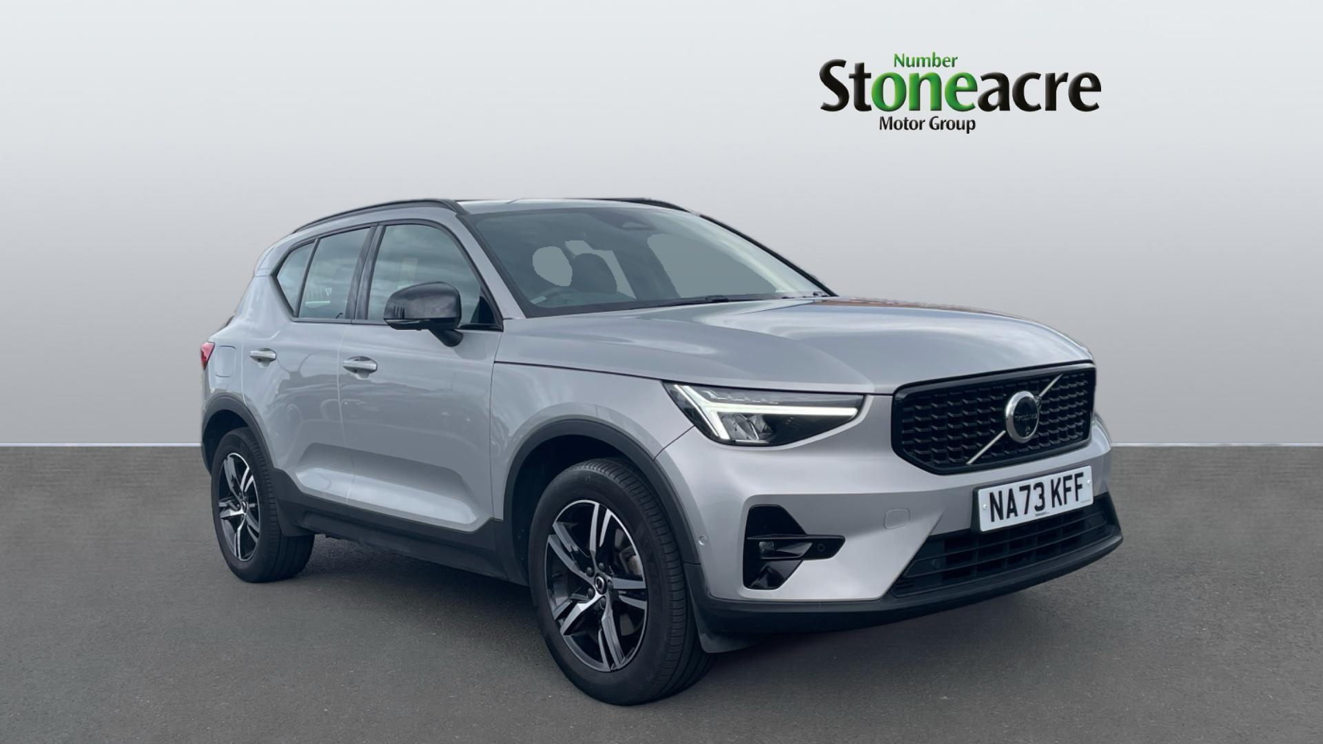 Volvo XC40 2.0 B3P Plus Dark 5dr Auto NA73KFF Image 1