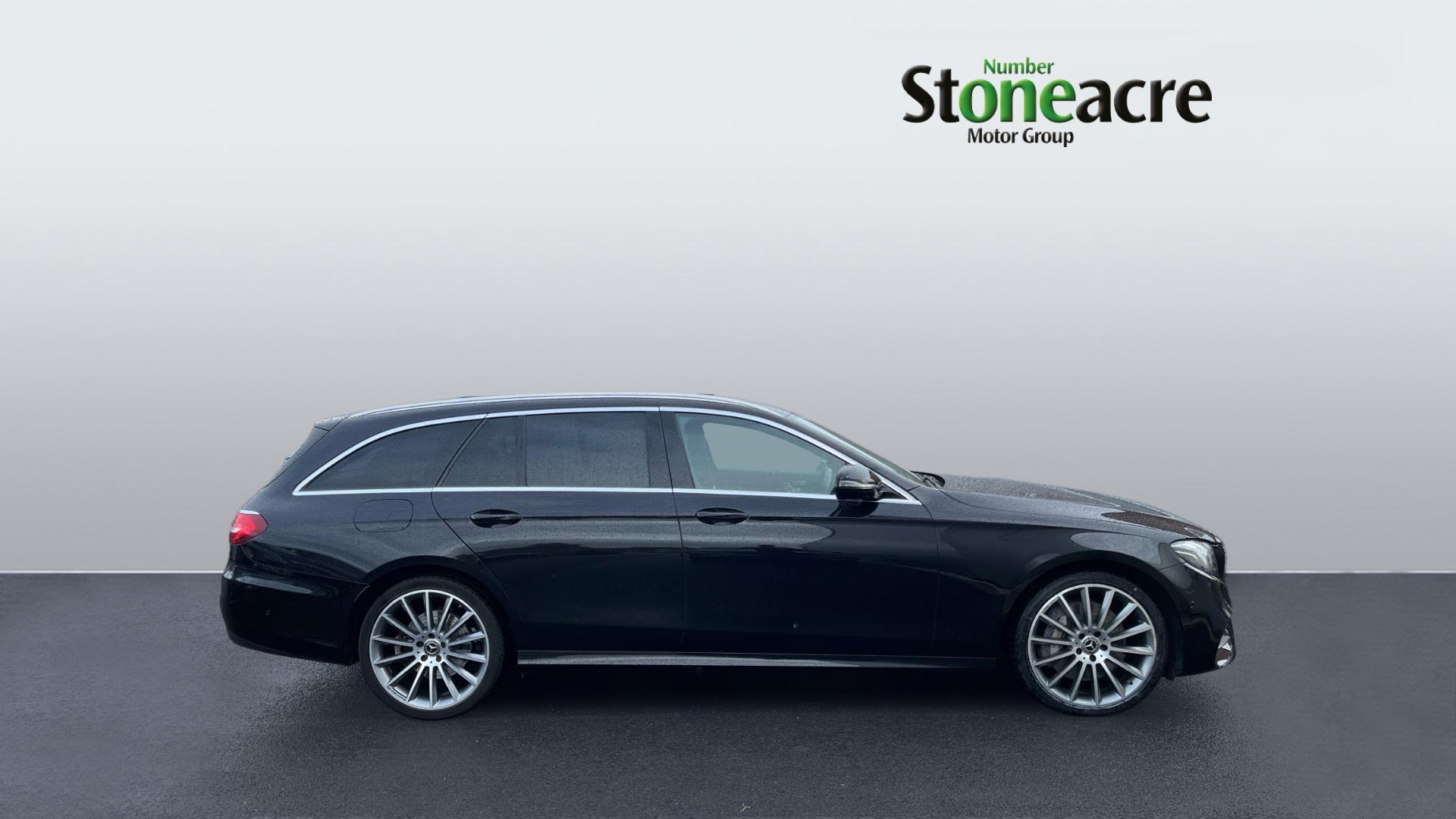 Mercedes-Benz E-Class Image 3