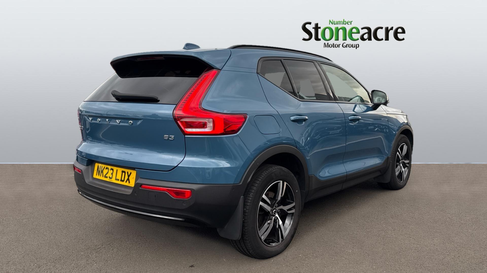 Volvo XC40 2.0 B3P Plus Dark 5dr Auto NK23LDX Image 2