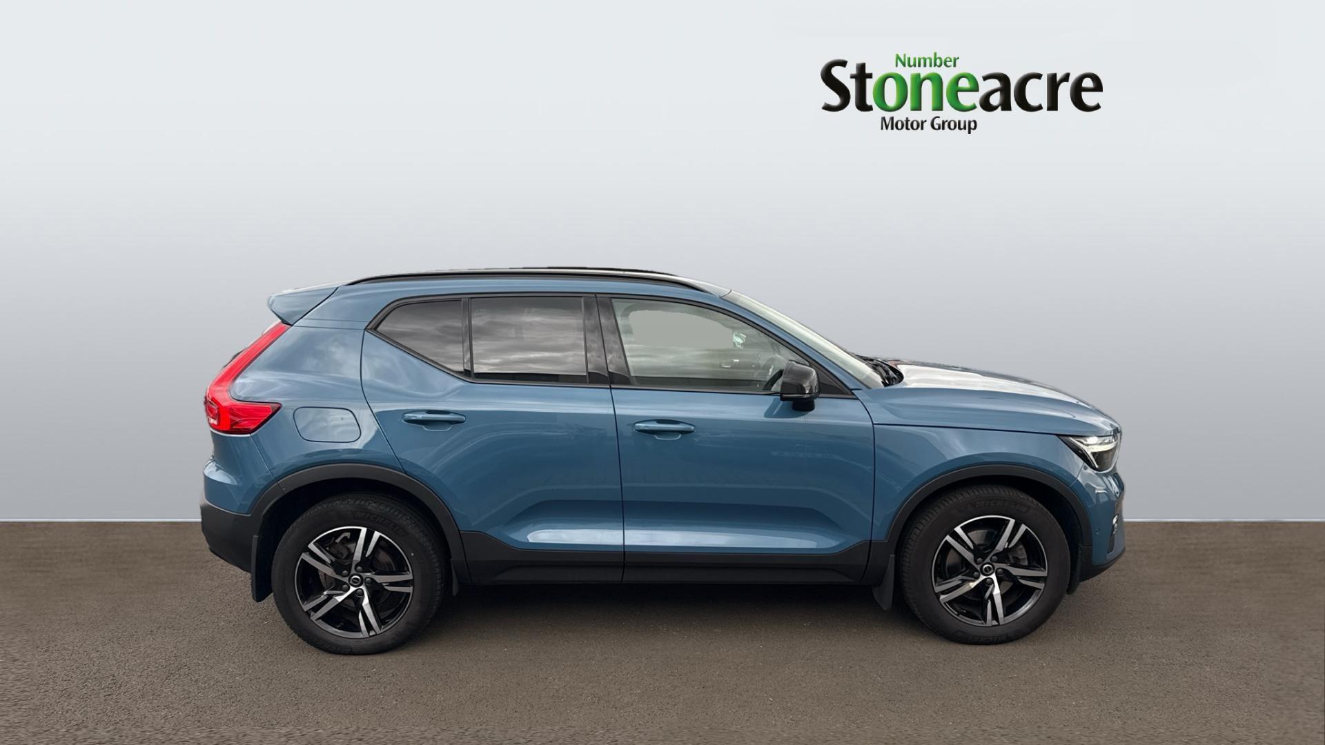 Volvo XC40 2.0 B3P Plus Dark 5dr Auto NK23LDX Image 3