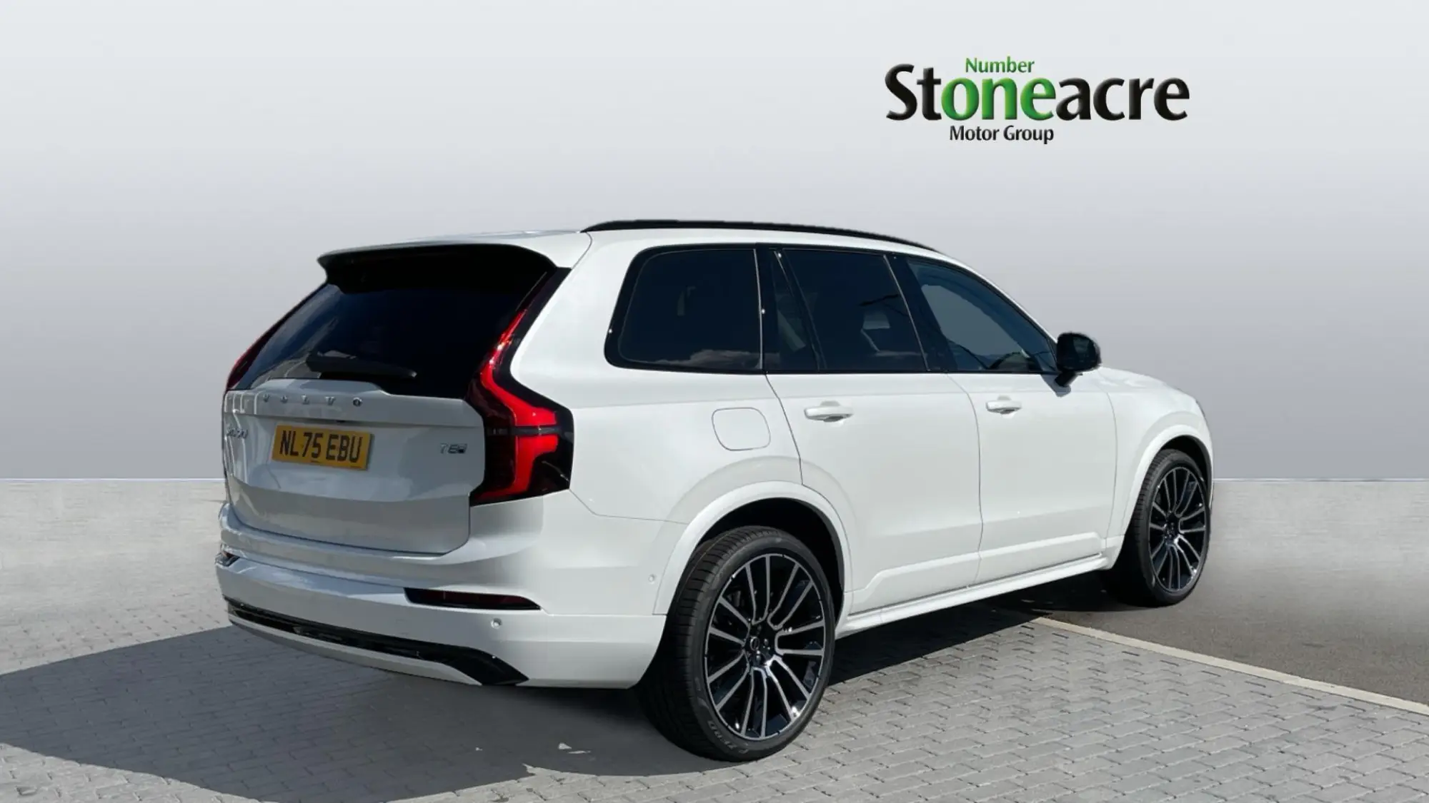 Volvo XC90 2.0 T8 18.8kWh Ultra Dark Auto 4WD Euro 6 (s/s) 5dr NL75EBU Image 2