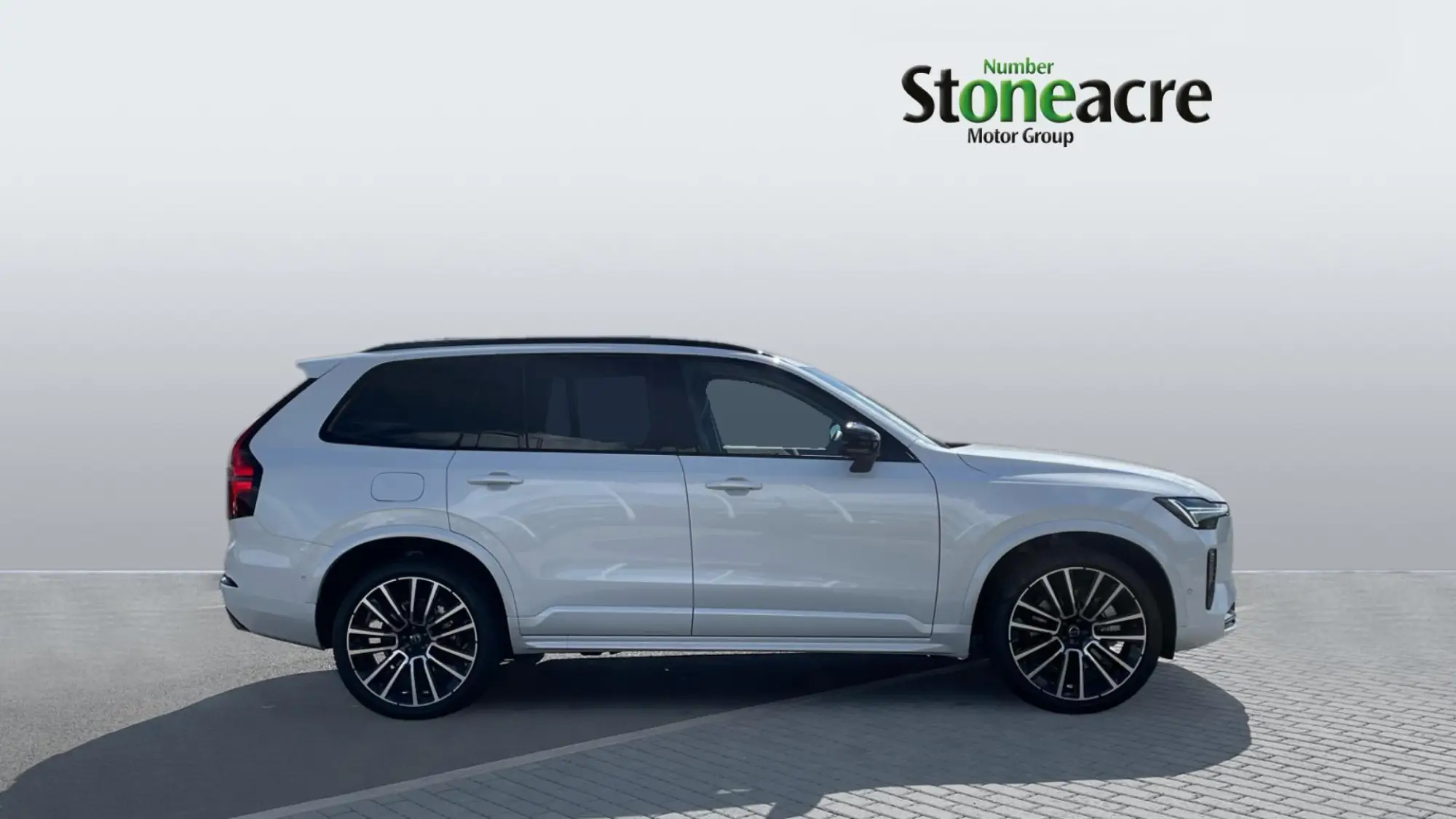 Volvo XC90 2.0 T8 18.8kWh Ultra Dark Auto 4WD Euro 6 (s/s) 5dr NL75EBU Image 3