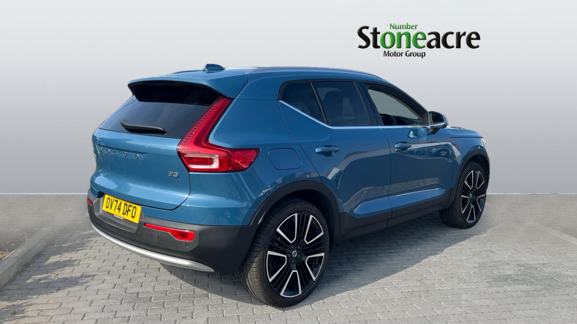 Volvo XC40 Image 2