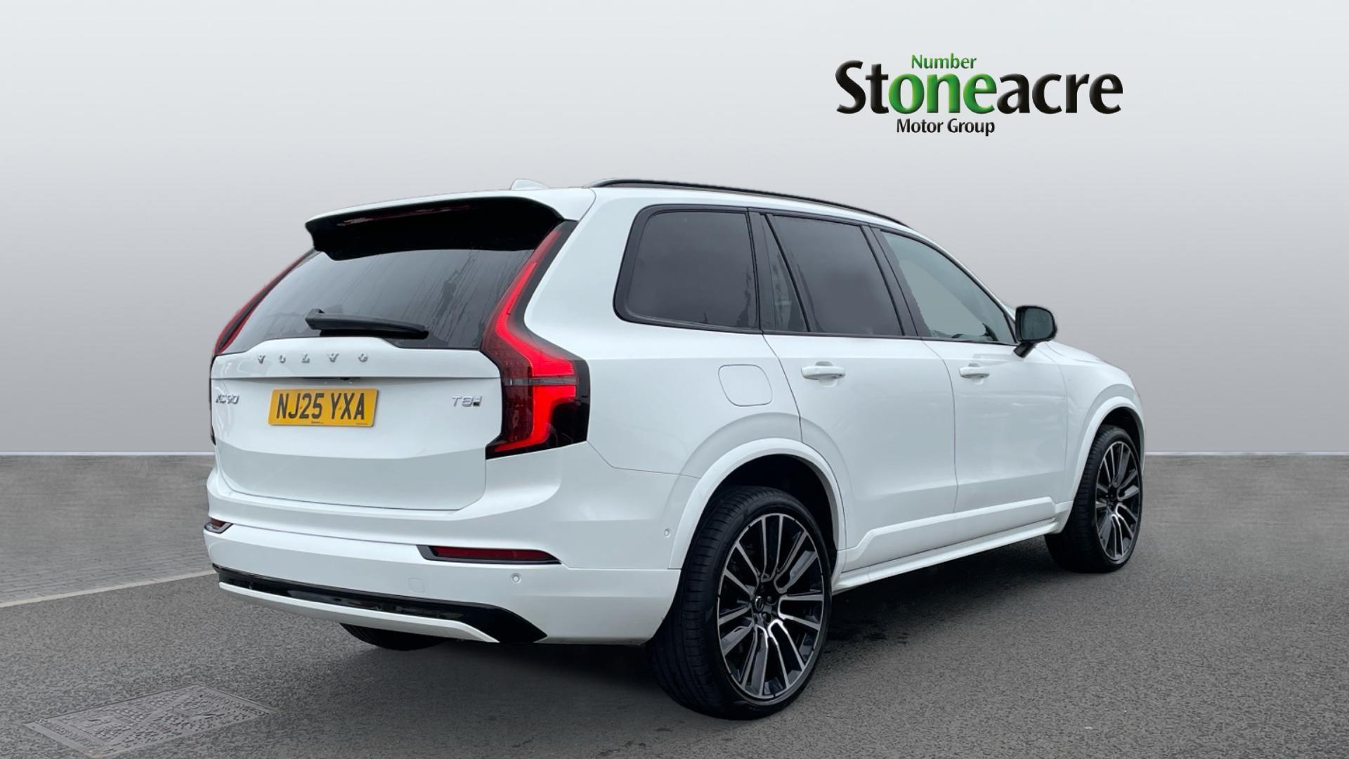 Volvo XC90 2.0 T8 18.8kWh Ultra Dark Auto 4WD Euro 6 (s/s) 5dr NJ25YXA Image 2