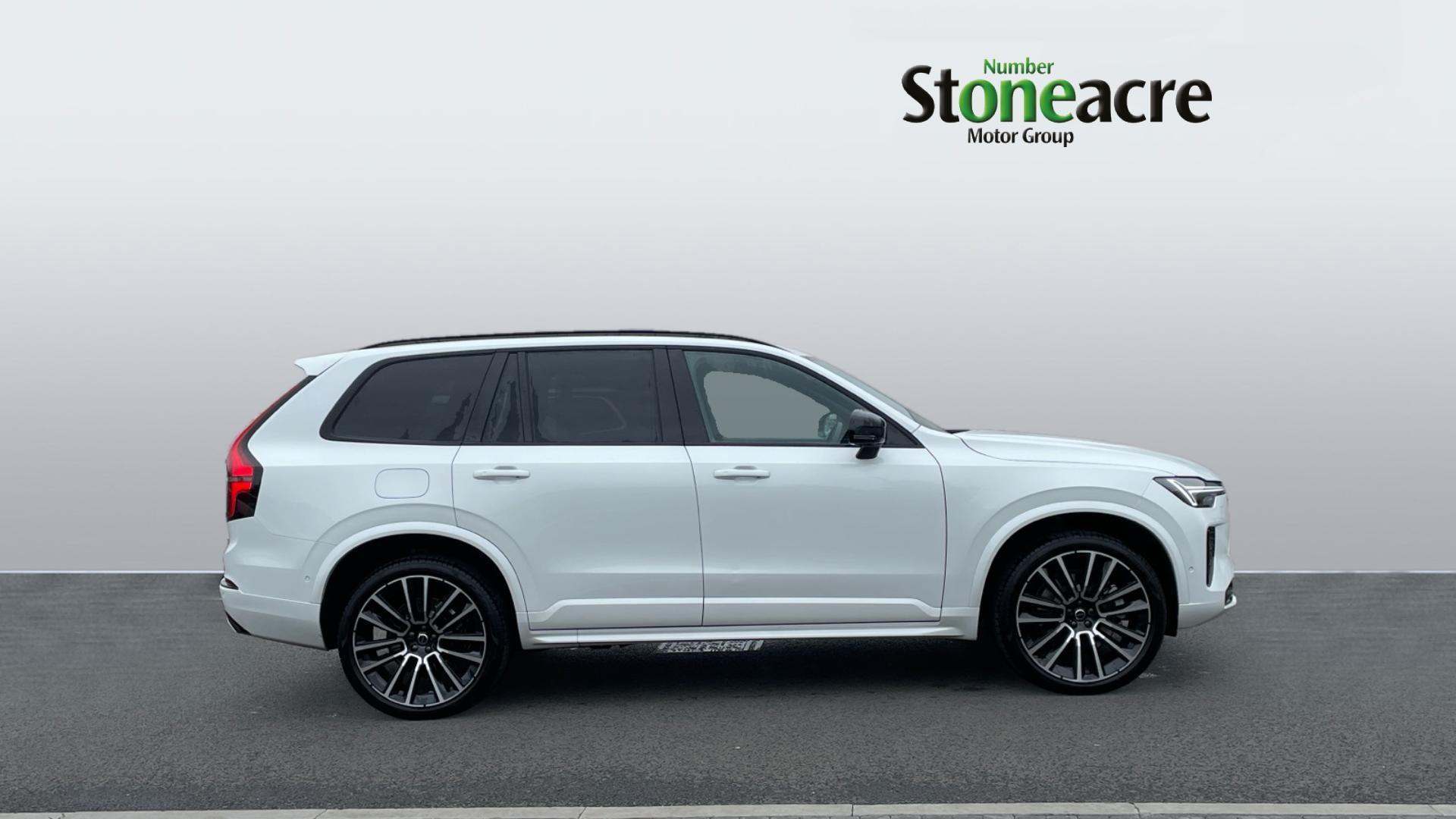 Volvo XC90 2.0 T8 18.8kWh Ultra Dark Auto 4WD Euro 6 (s/s) 5dr NJ25YXA Image 3