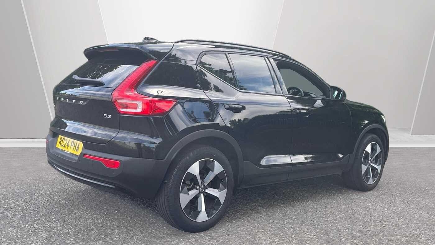 Volvo XC40 2.0 B3P Plus Dark 5dr Auto RO24PHA Image 2