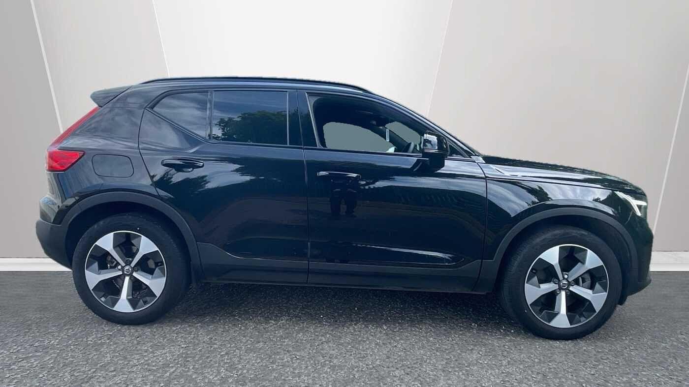 Volvo XC40 2.0 B3P Plus Dark 5dr Auto RO24PHA Image 3
