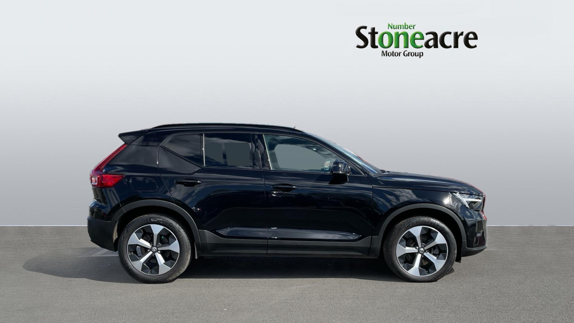Volvo XC40 2.0 B3P Plus Dark 5dr Auto RO24PFU Image 3