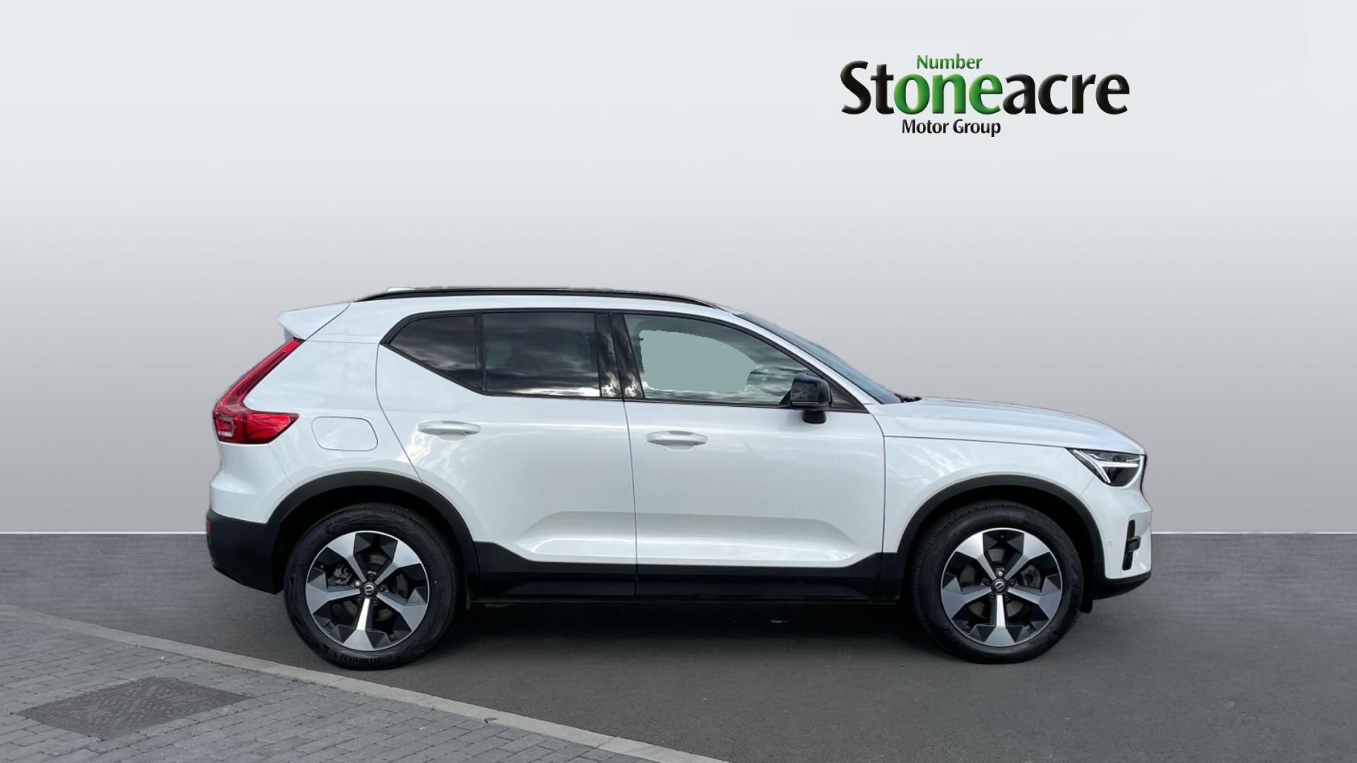 Volvo XC40 2.0 B3P Plus Dark 5dr Auto RV24HXL Image 3
