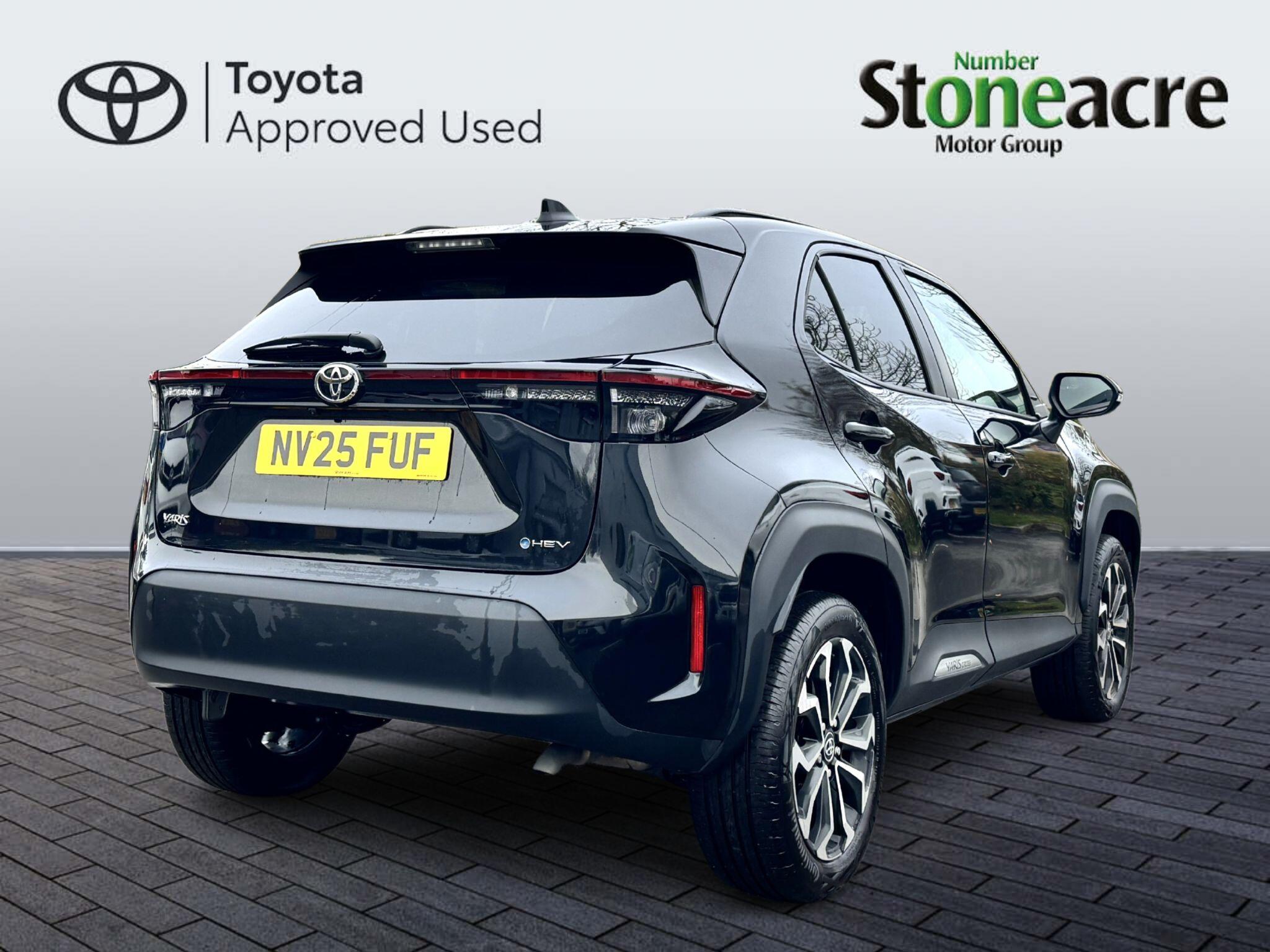 Toyota Yaris Cross 1.5 Hybrid Design 5dr CVT NV25FUF Image 3