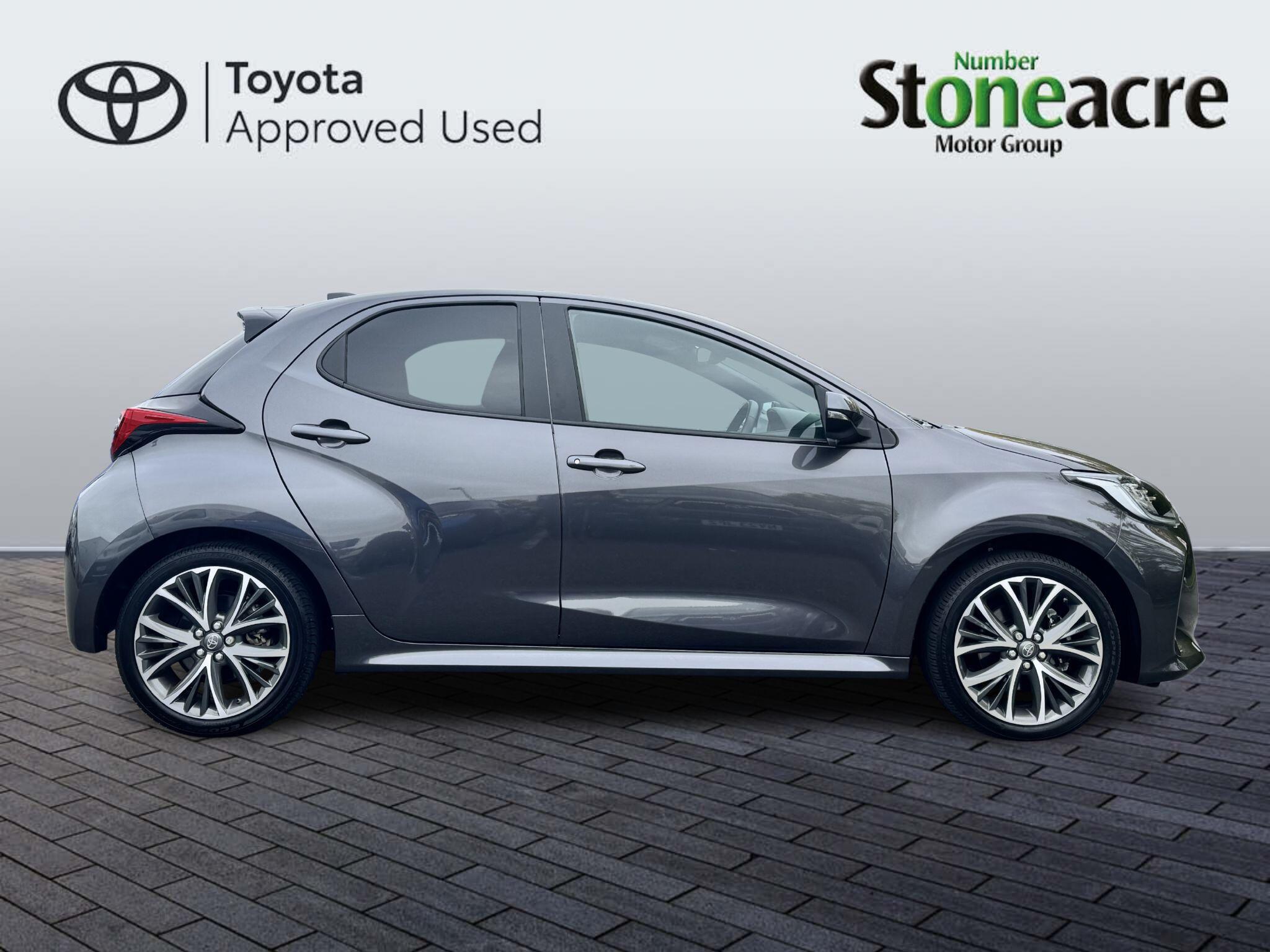 Toyota Yaris Image 2