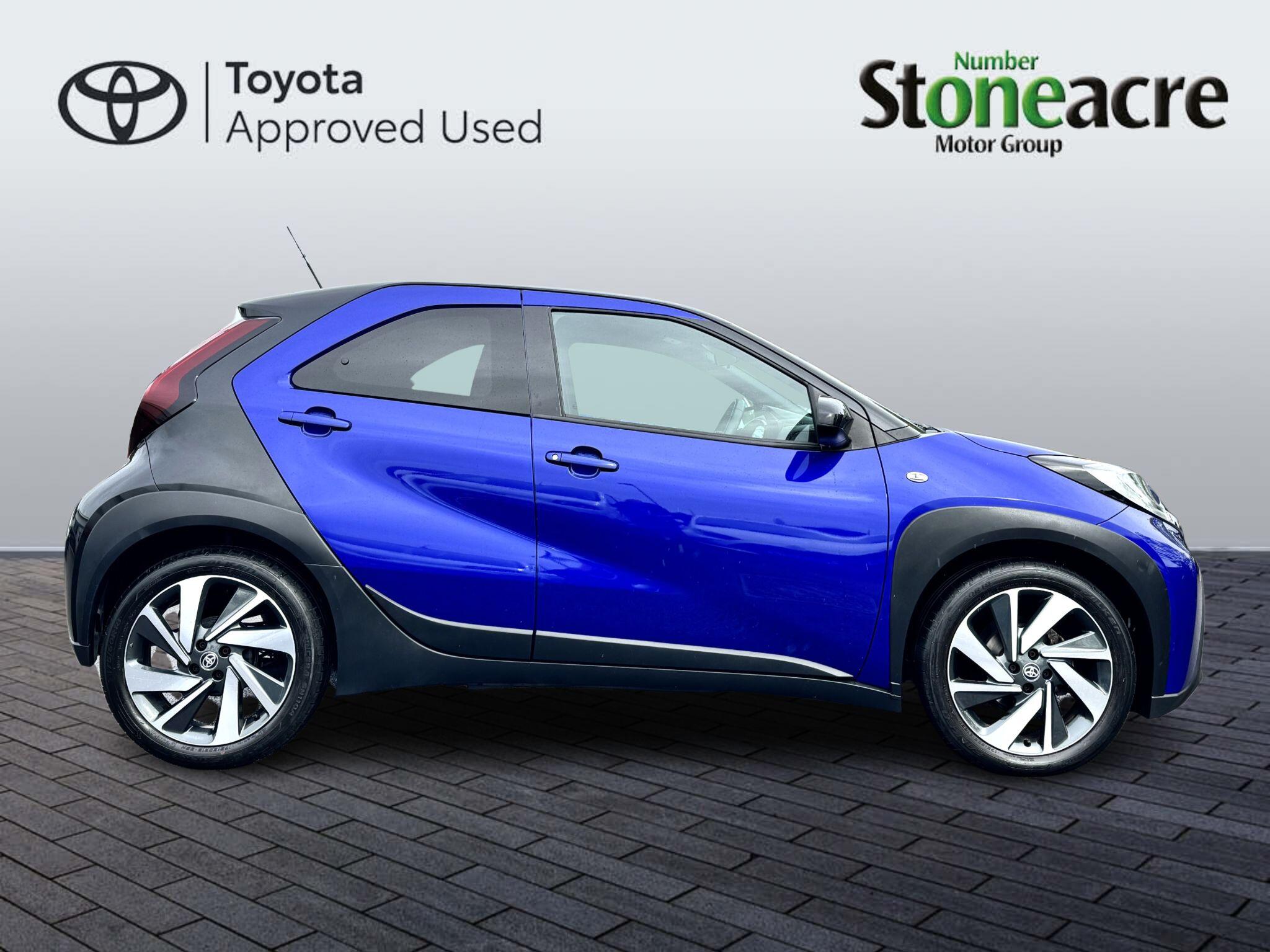 Toyota Aygo X 1.0 VVT-i Edge 5dr NV72ONX Image 2