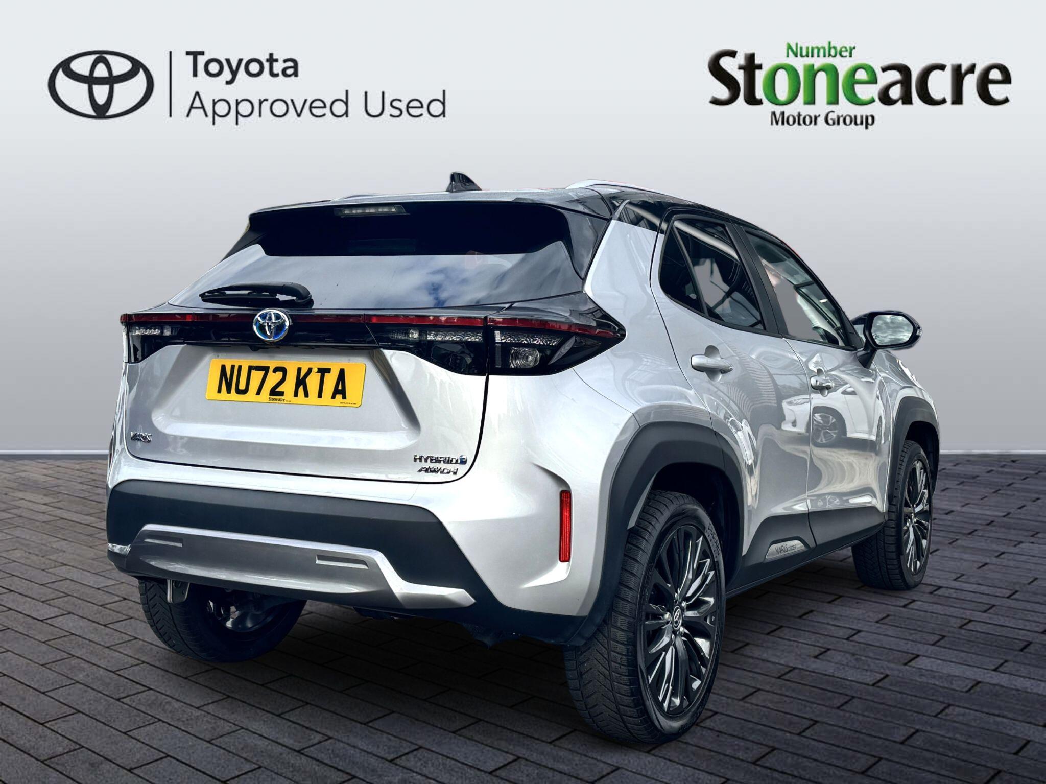 Toyota Yaris Cross 1.5 VVT-h Dynamic SUV 5dr Petrol Hybrid E-CVT AWD Euro 6 (s/s) (116 ps) NU72KTA Image 3