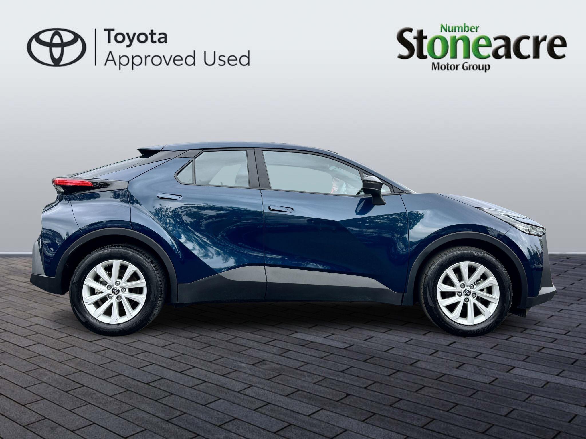 Toyota C-HR Self-Charging Hybrid 1.8 VVT-h Icon CVT Euro 6 (s/s) 5dr FG24LYW Image 2