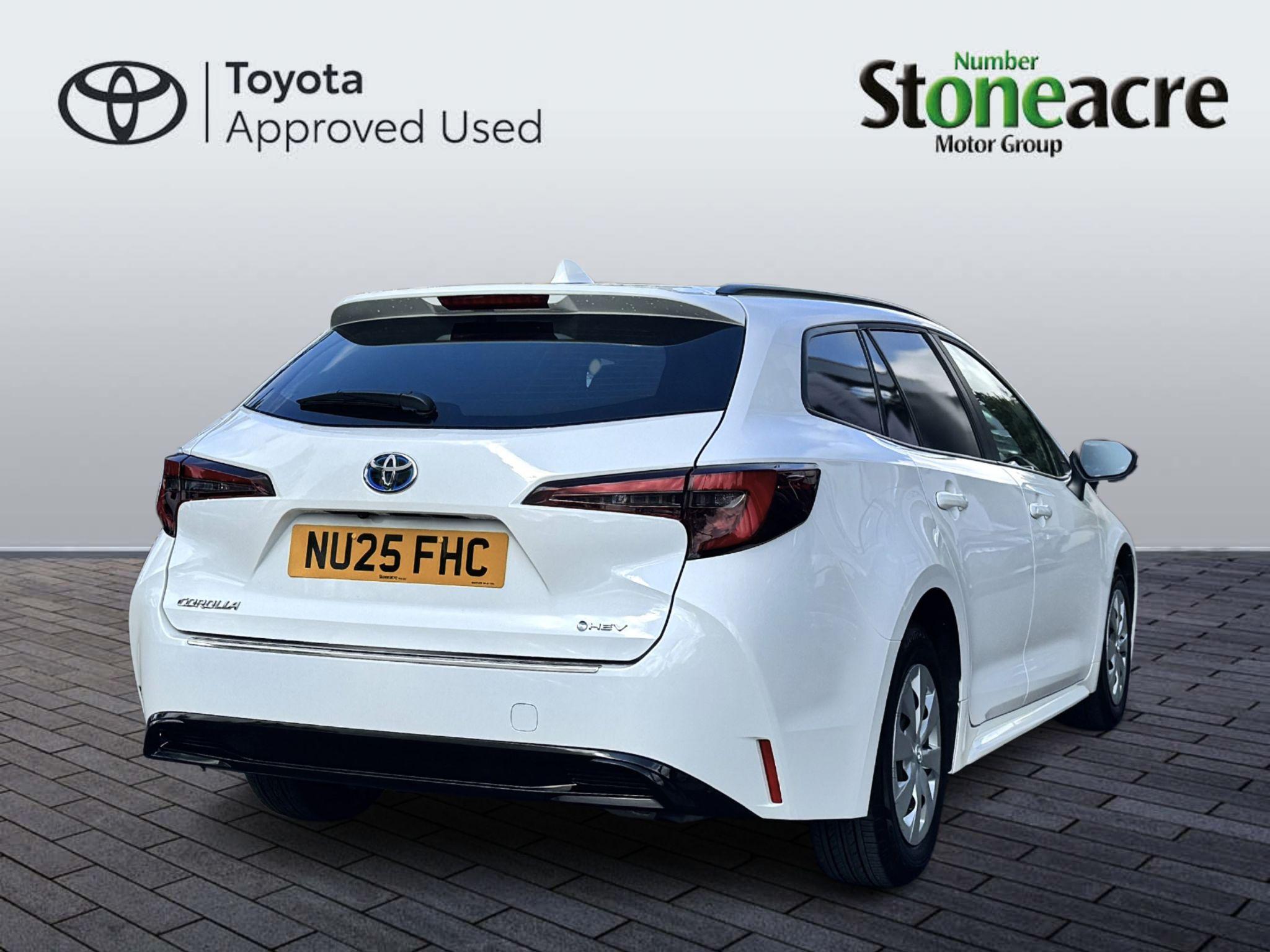 Toyota Corolla Commercial 1.8 VVT-h CVT Euro 6 (s/s) 5dr NU25FHC Image 3