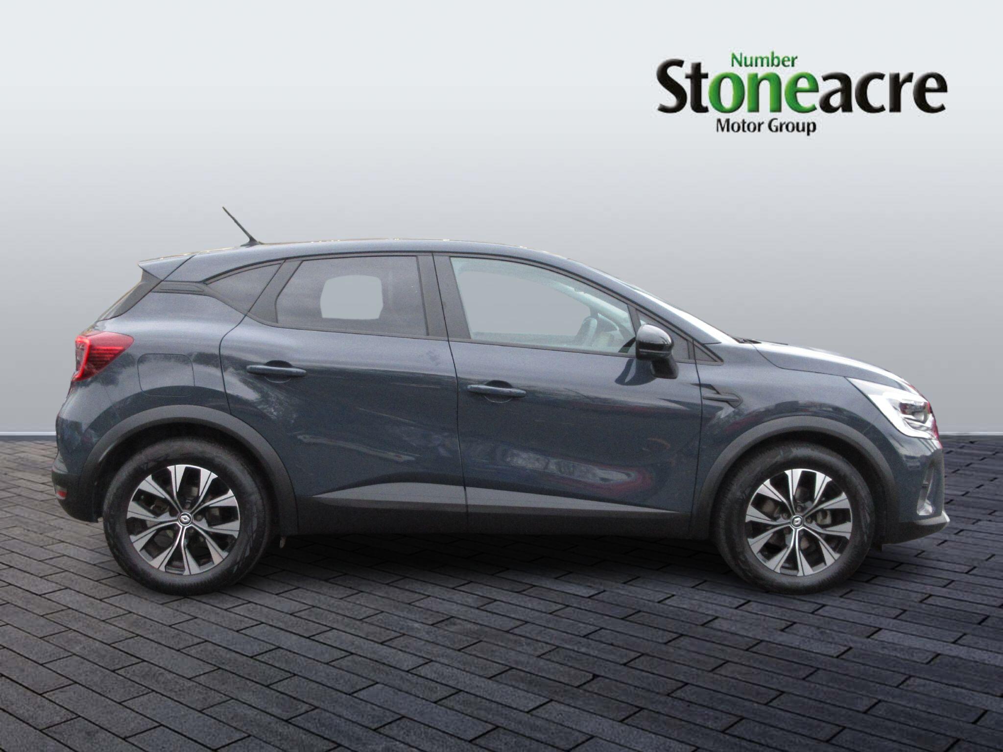 Renault Captur E-Tech 1.6 E-TECH evolution Auto Euro 6 (s/s) 5dr NV73KKT Image 2