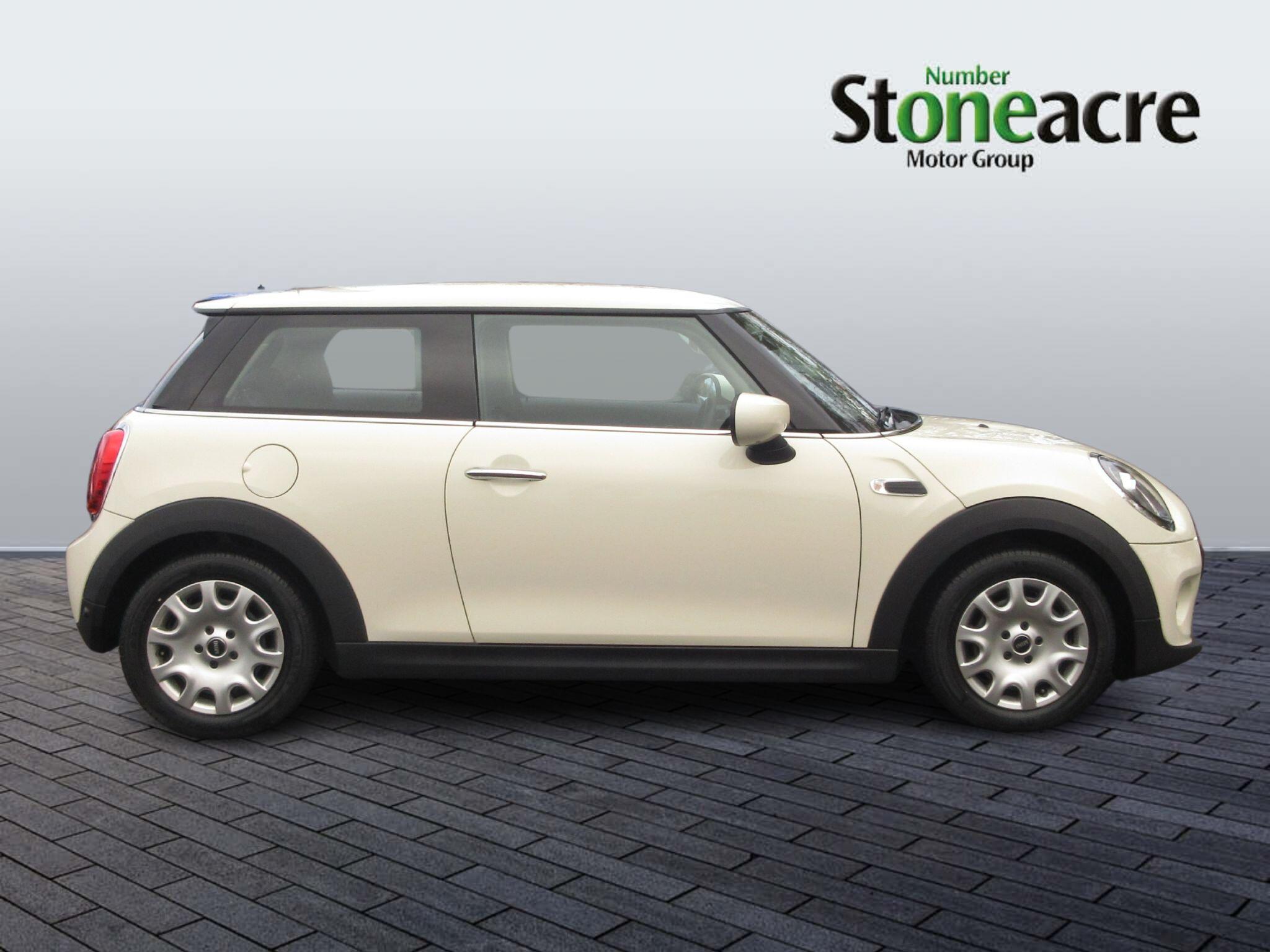 MINI Hatch 1.5 One Classic II 3dr NK70WSY Image 2