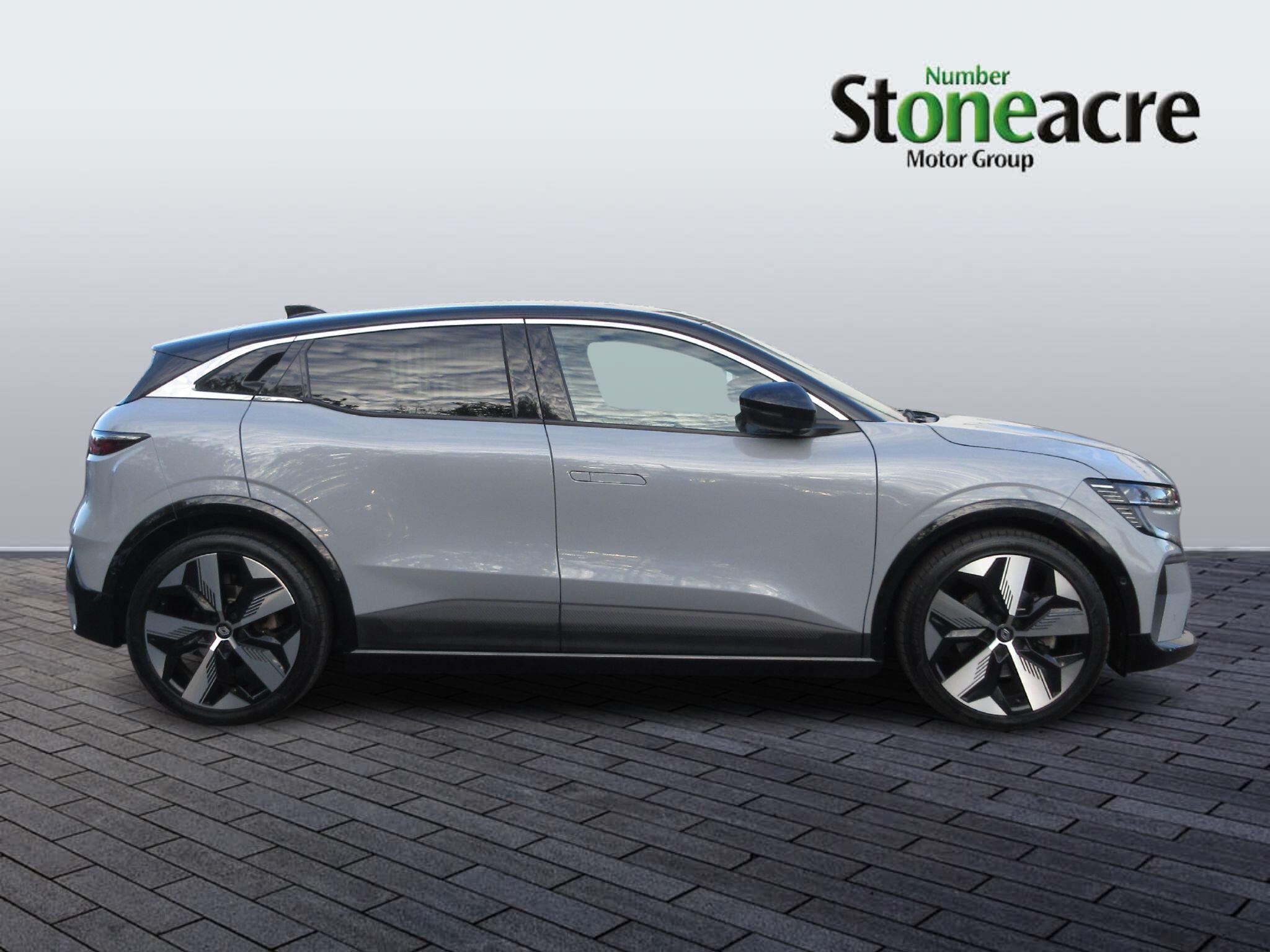 Renault Megane E-TECH 60kWh techno Auto 5dr (optimum charge) HK72ZBR Image 2
