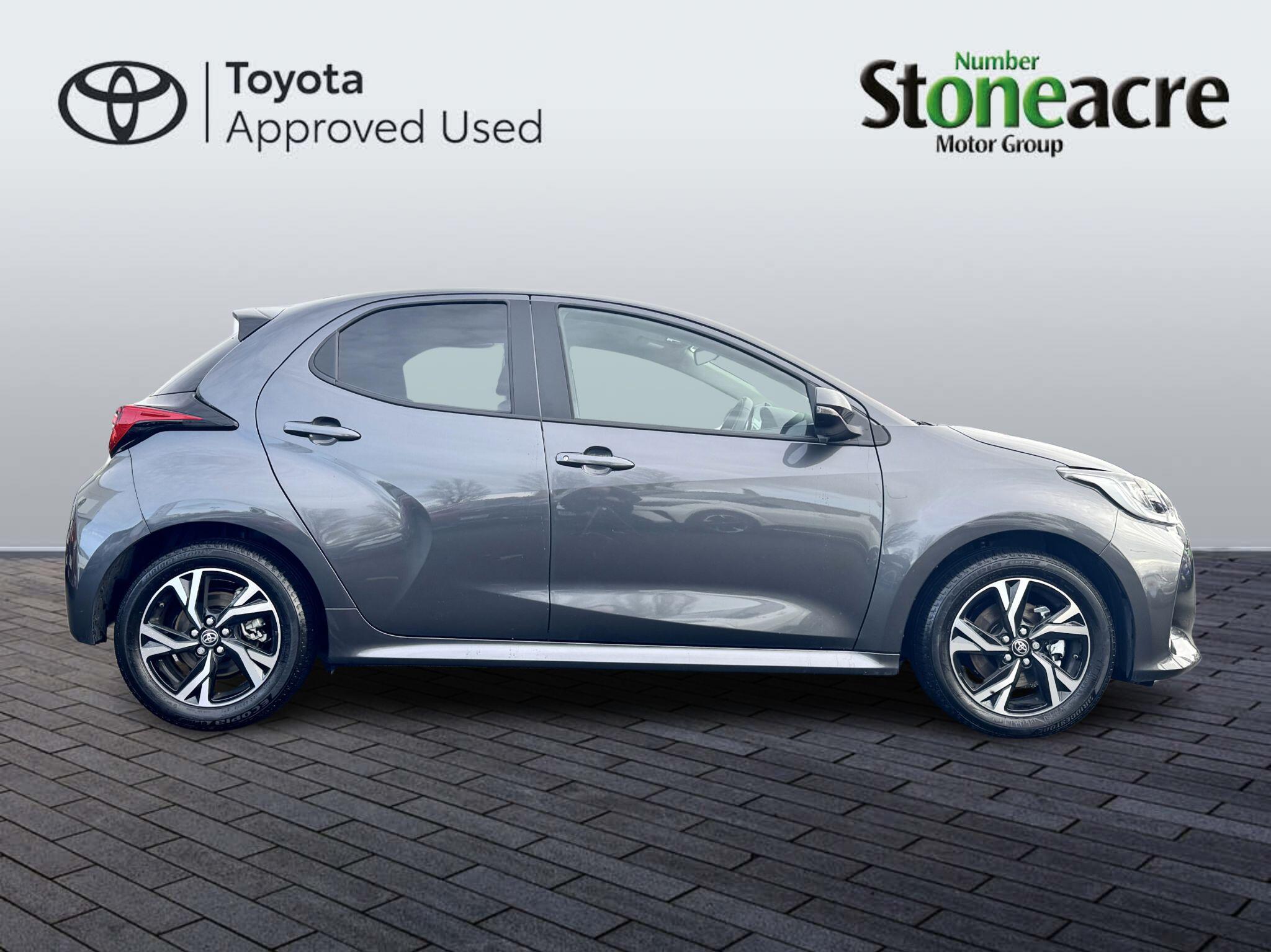 Toyota Yaris 1.5 Hybrid Design 5dr CVT NU24ZSW Image 2