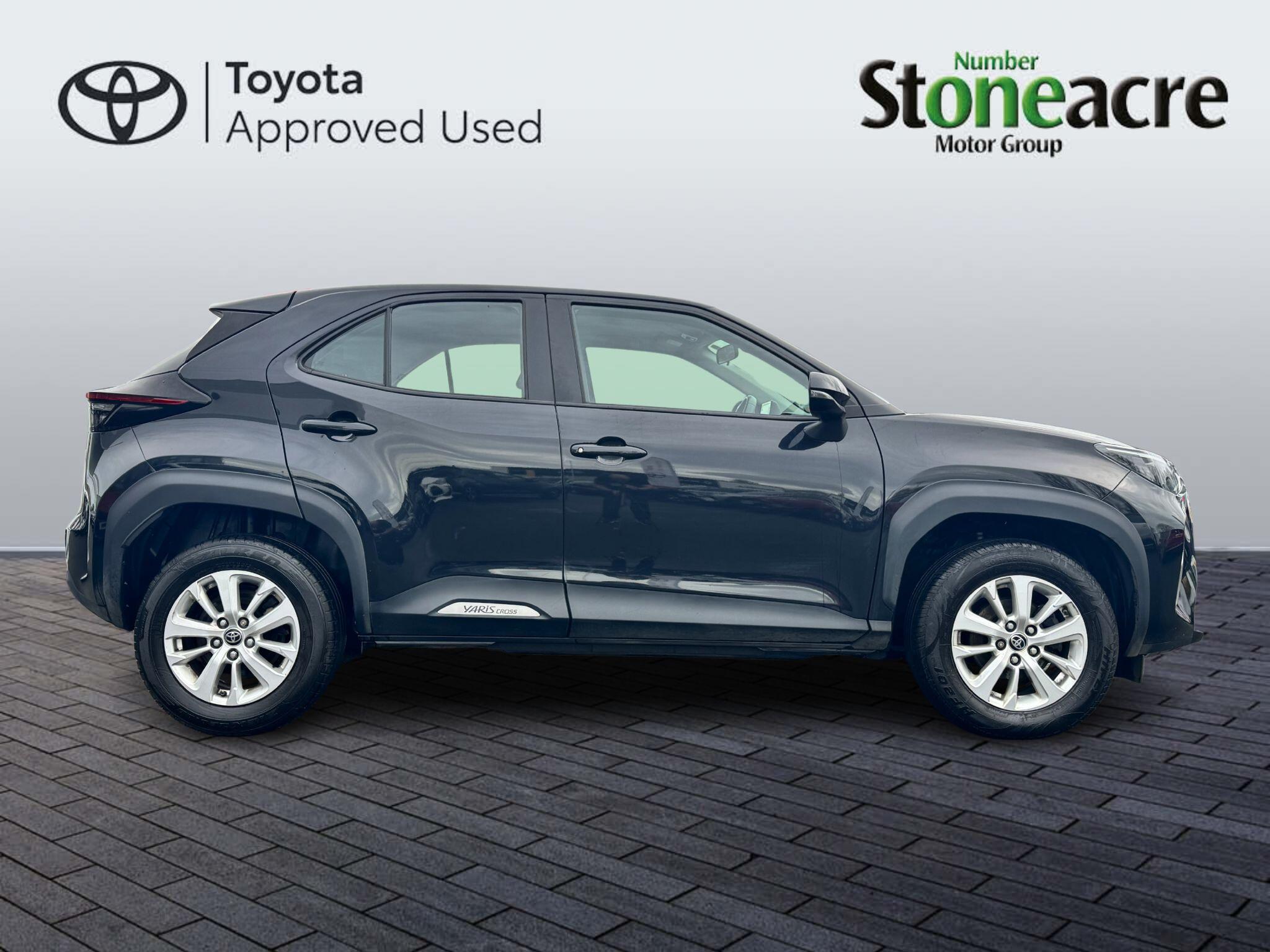 Toyota Yaris Cross 1.5 VVT-h Icon SUV 5dr Petrol Hybrid E-CVT Euro 6 (s/s) (116 ps) NU72YLO Image 2