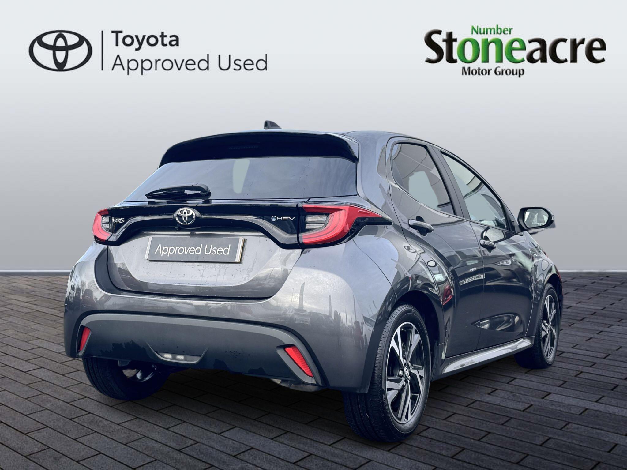 Toyota Yaris 1.5 Hybrid Design 5dr CVT NU24ZSW Image 3