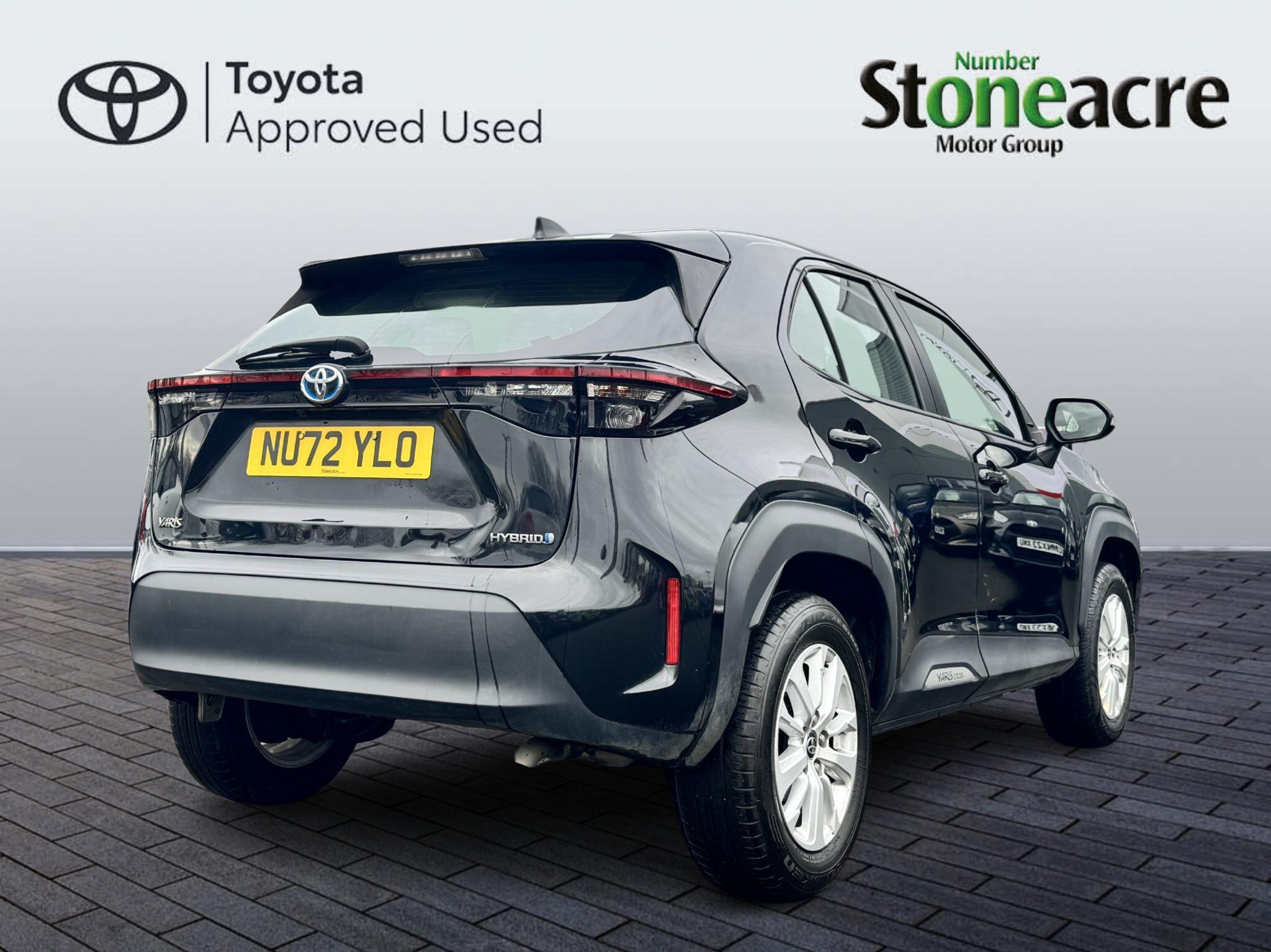 Toyota Yaris Cross 1.5 VVT-h Icon SUV 5dr Petrol Hybrid E-CVT Euro 6 (s/s) (116 ps) NU72YLO Image 3