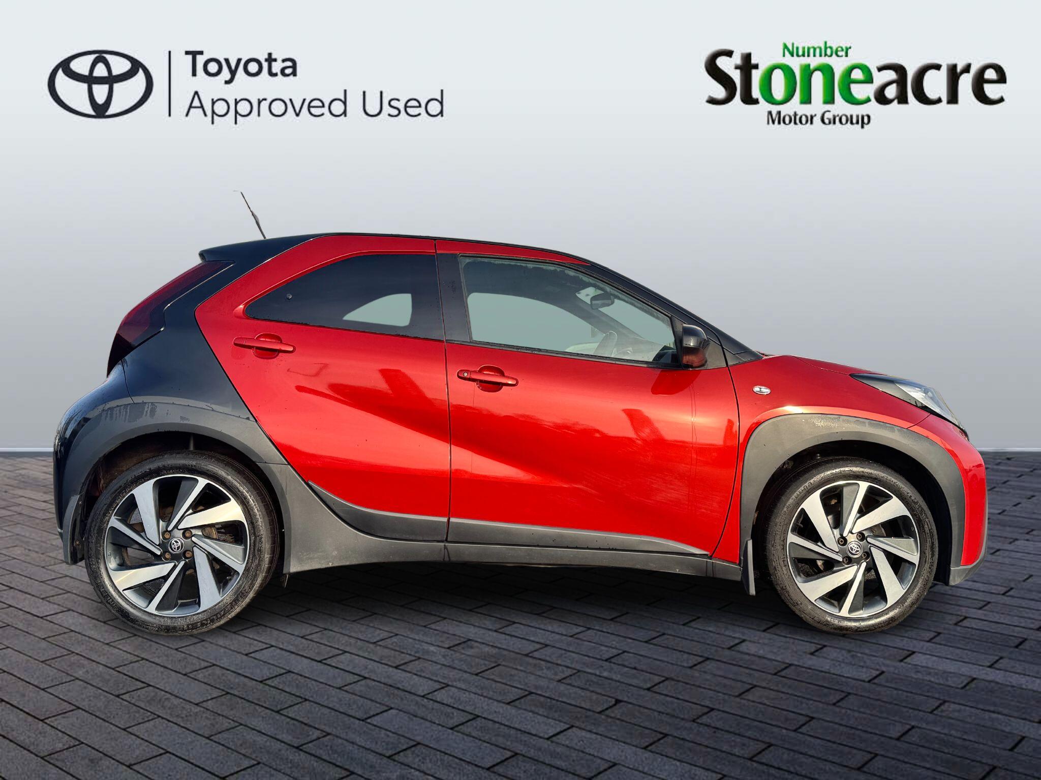 Toyota Aygo X 1.0 VVT-i Edge 5dr NU72KRF Image 2