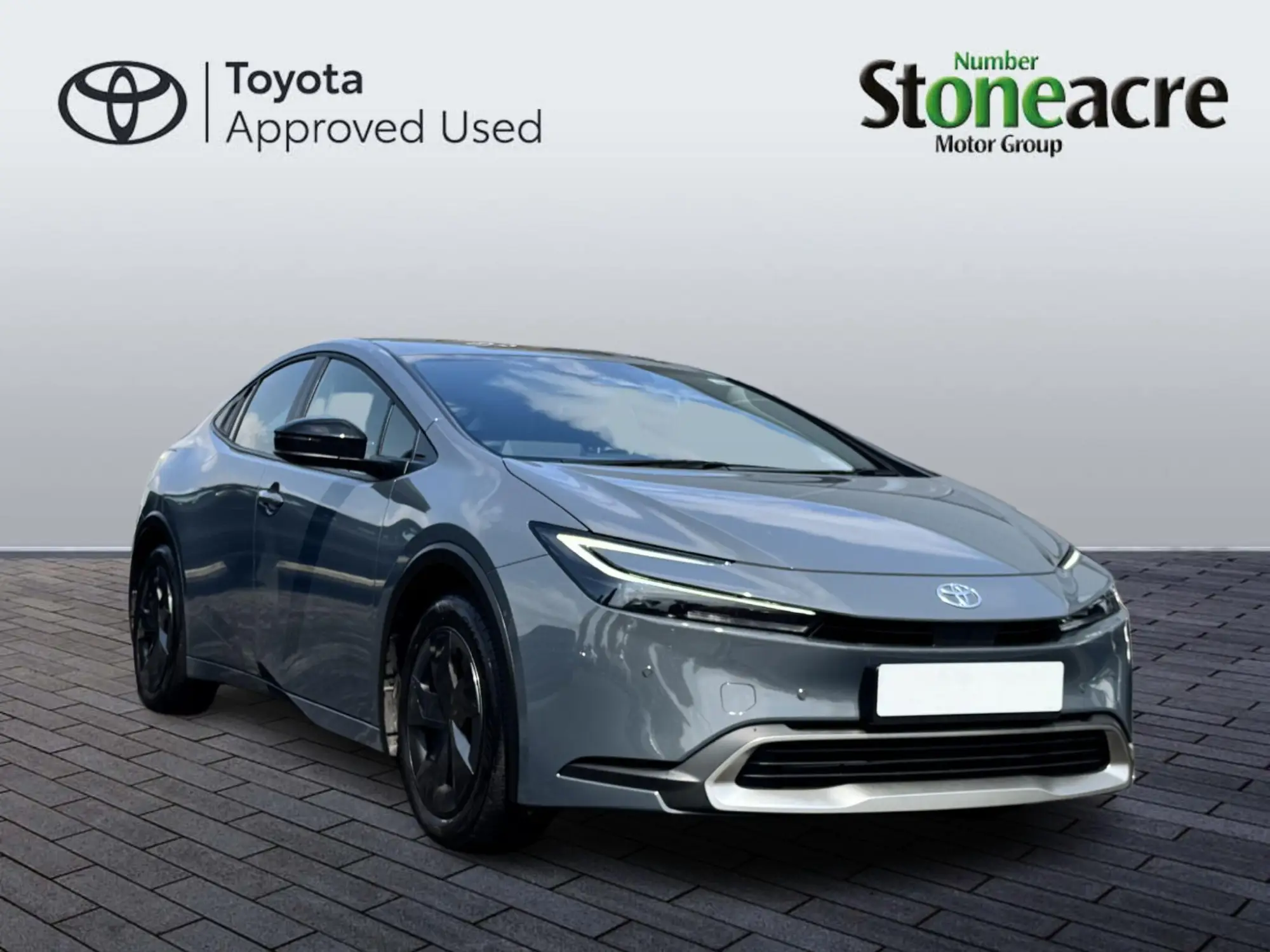 Toyota Prius Plug-in Hybrid 2.0 13.6 kWh Design CVT Euro 6 (s/s) 5dr NV25KBK Image 1