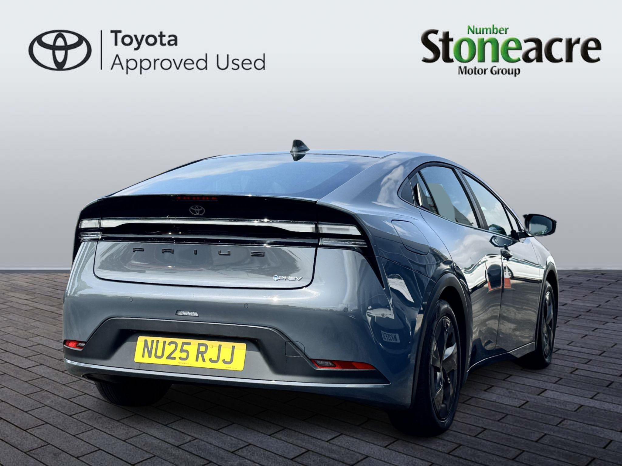 Toyota Prius Plug-in Hybrid Image 3